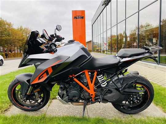 KTM Super Duke 1290 GT