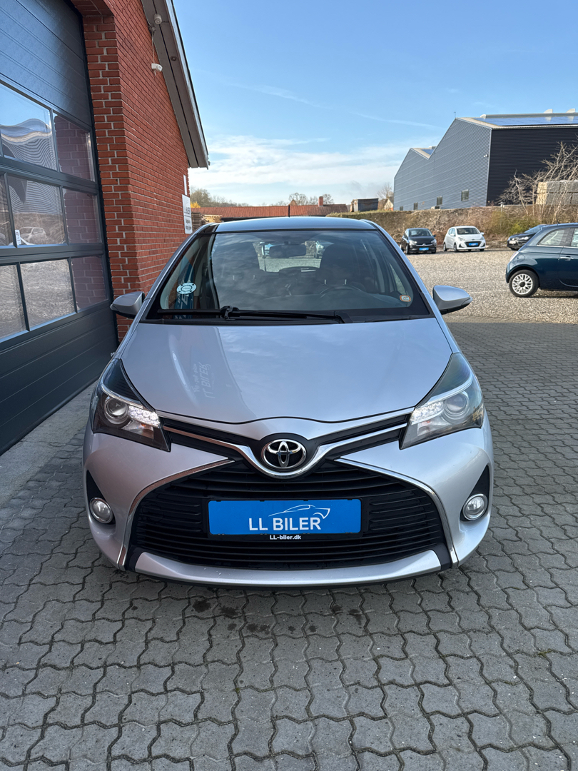 Billede af Toyota Yaris 1,3 VVT-I T2 Skyview 100HK 5d 6g