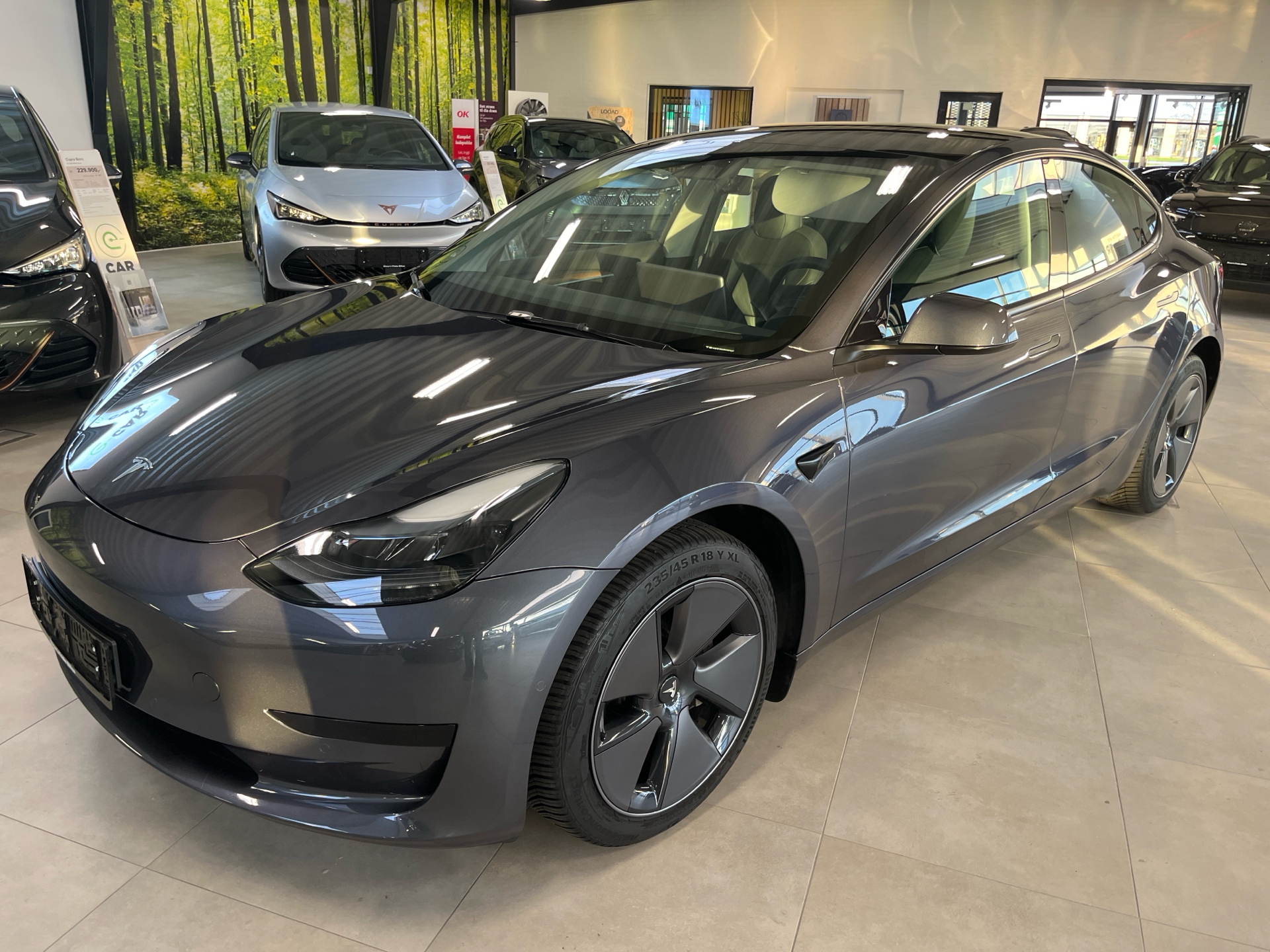 Billede af Tesla Model 3 EL Standard Range 283HK Aut.