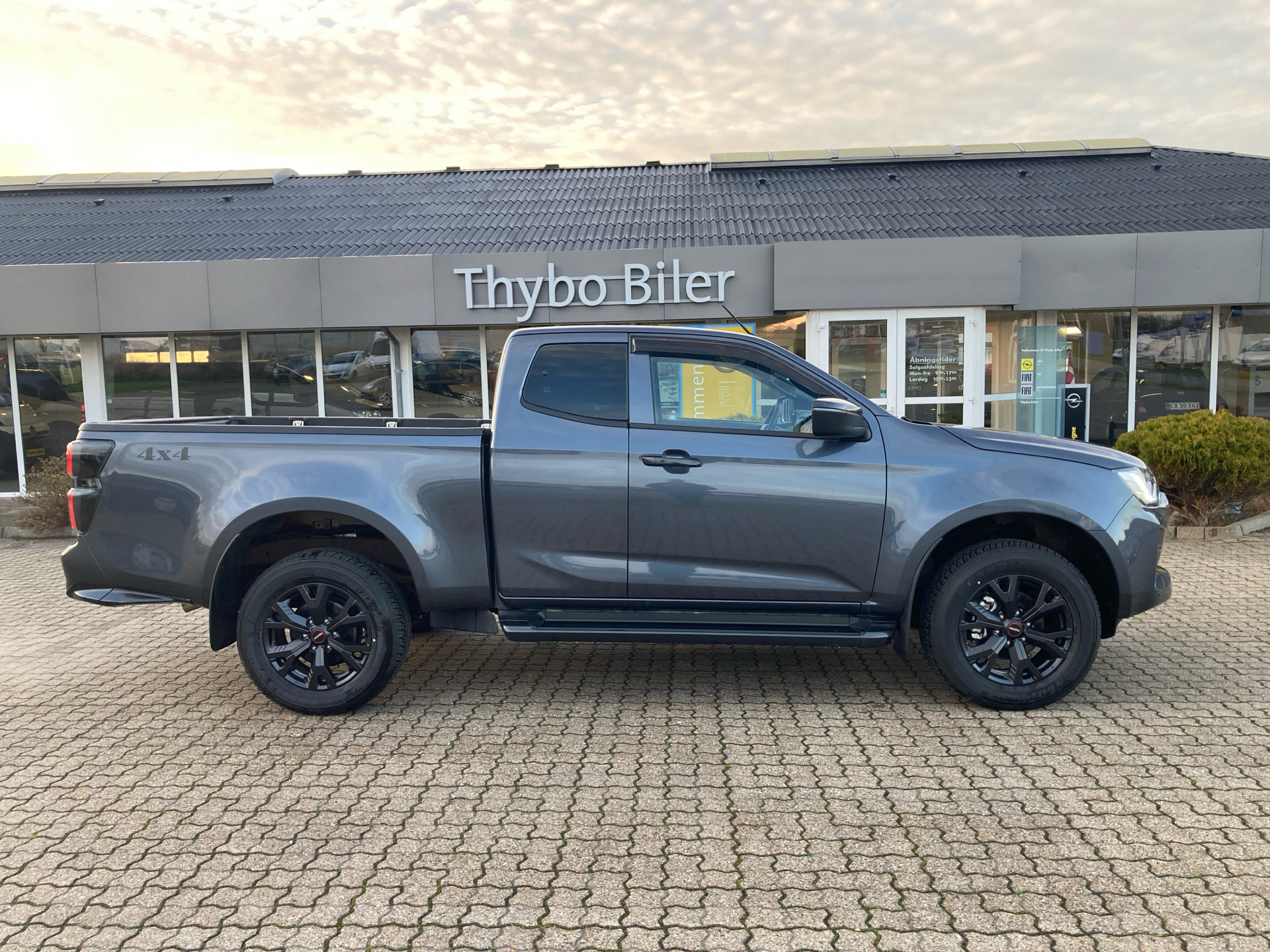 Billede af Isuzu D-max Extended Cab 1,9 D Exclusive 4WD 163HK Pick-Up Aut.