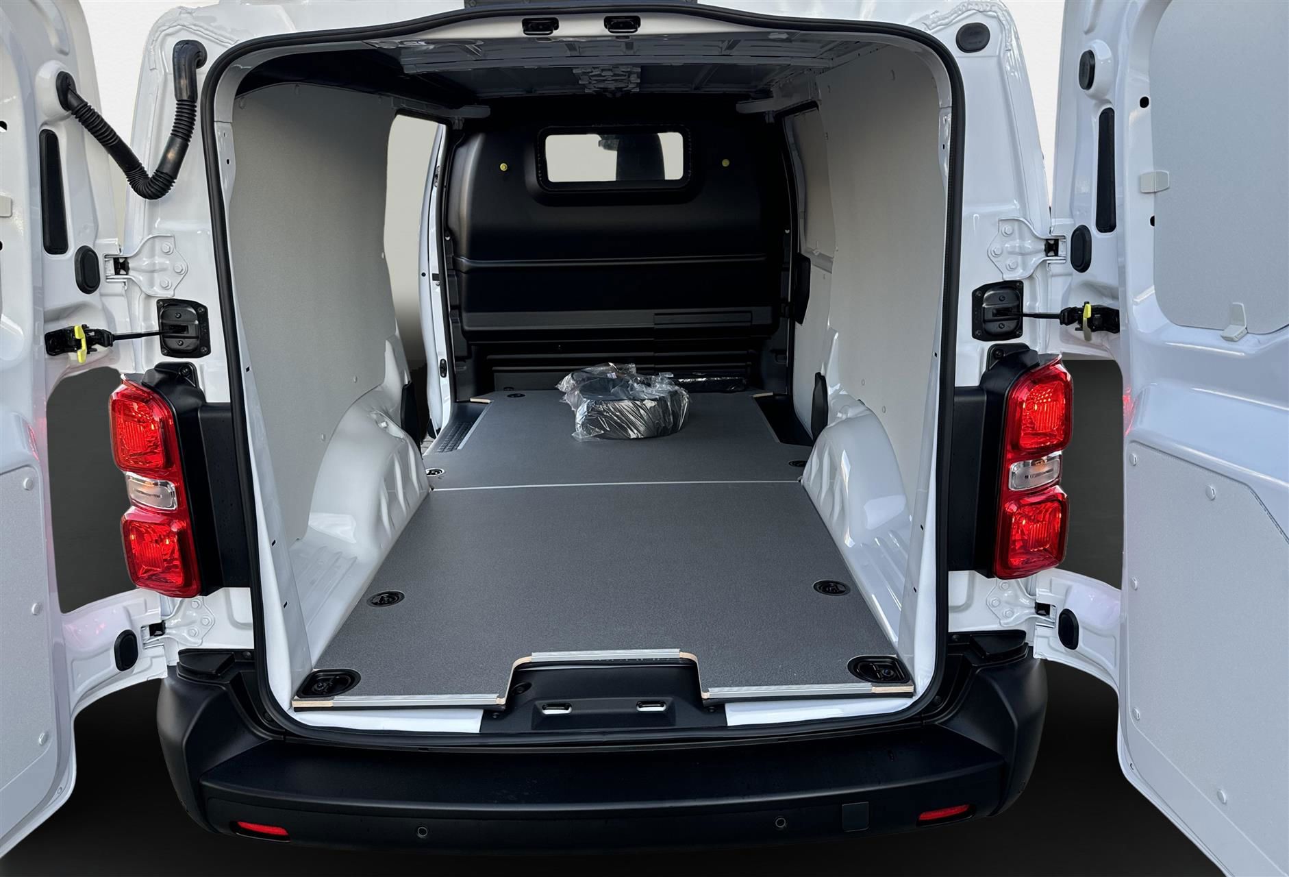 Billede af Toyota Proace 75 kWh (136hk) Long/To skydedør aut. gear Comfort Master