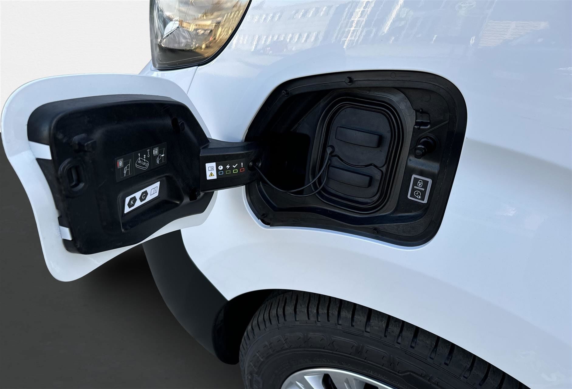 Billede af Toyota Proace 75 kWh (136hk) Long/To skydedør aut. gear Comfort Master