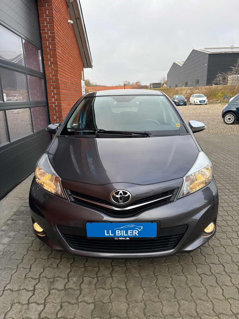 Billede af Toyota Yaris 1,3 VVT-I Trend 100HK 5d 6g