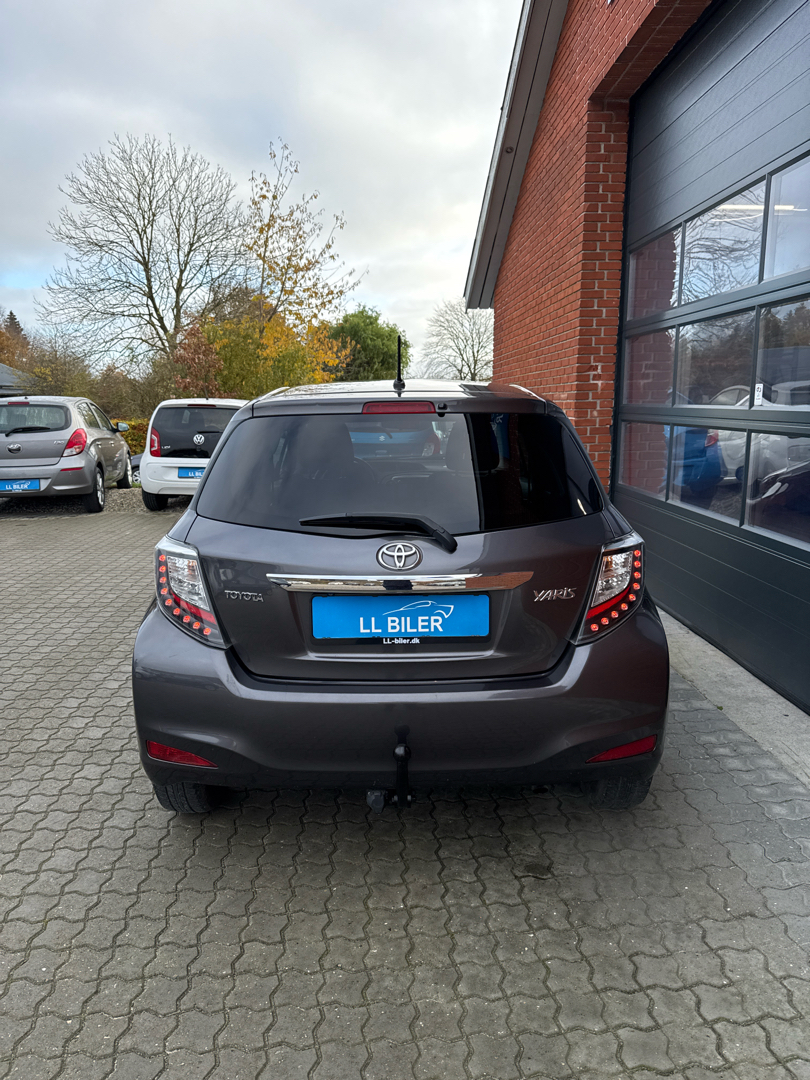 Billede af Toyota Yaris 1,3 VVT-I Trend 100HK 5d 6g