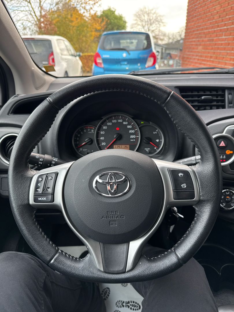 Billede af Toyota Yaris 1,3 VVT-I Trend 100HK 5d 6g