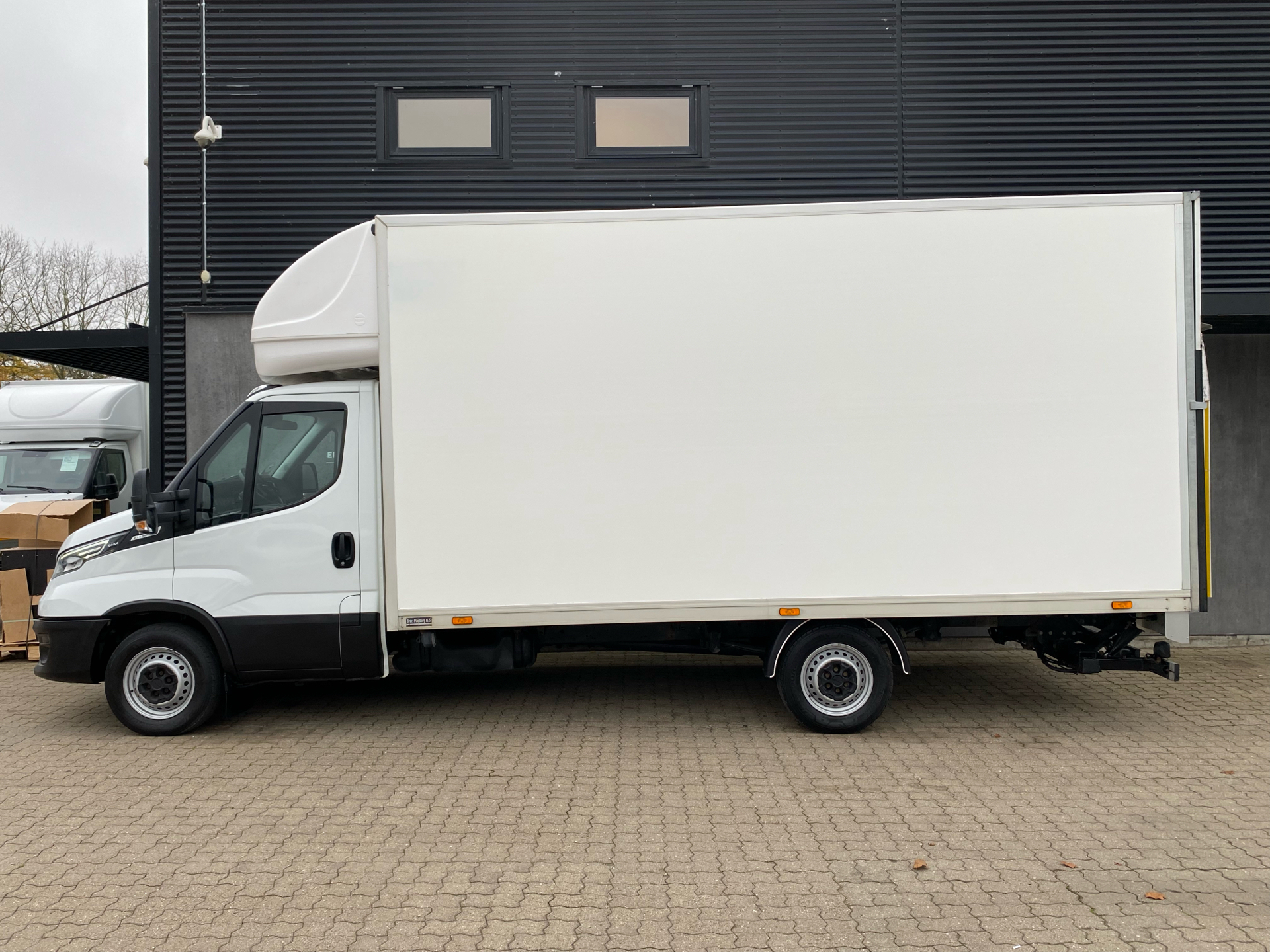 Billede af Iveco Daily 35C16 4100mm 2,3 D 156HK Ladv./Chas. 8g Aut.