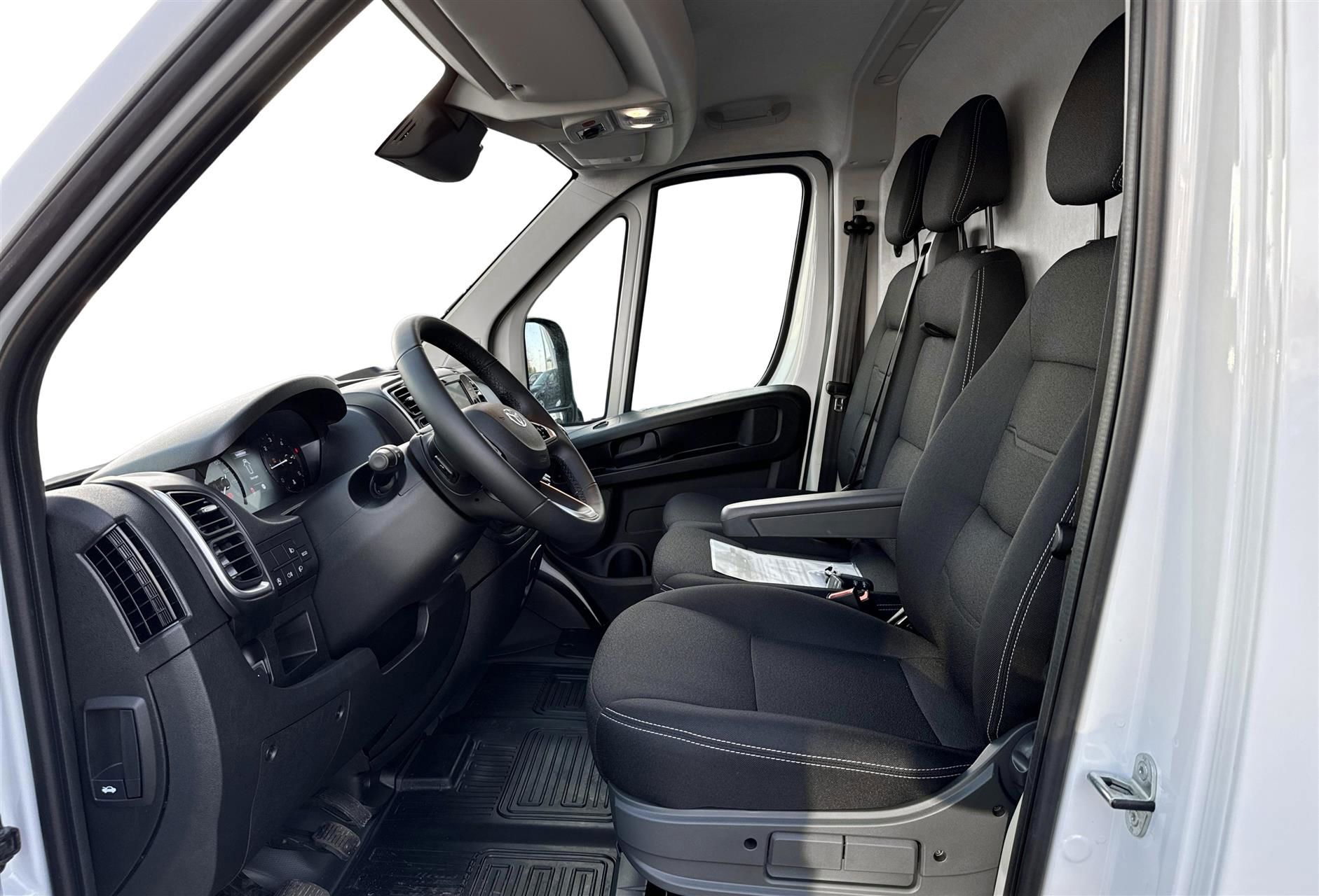 Billede af Toyota Proace Max Medium 2,2 D Comfort To skydedør m. højt tag 140HK Van 6g