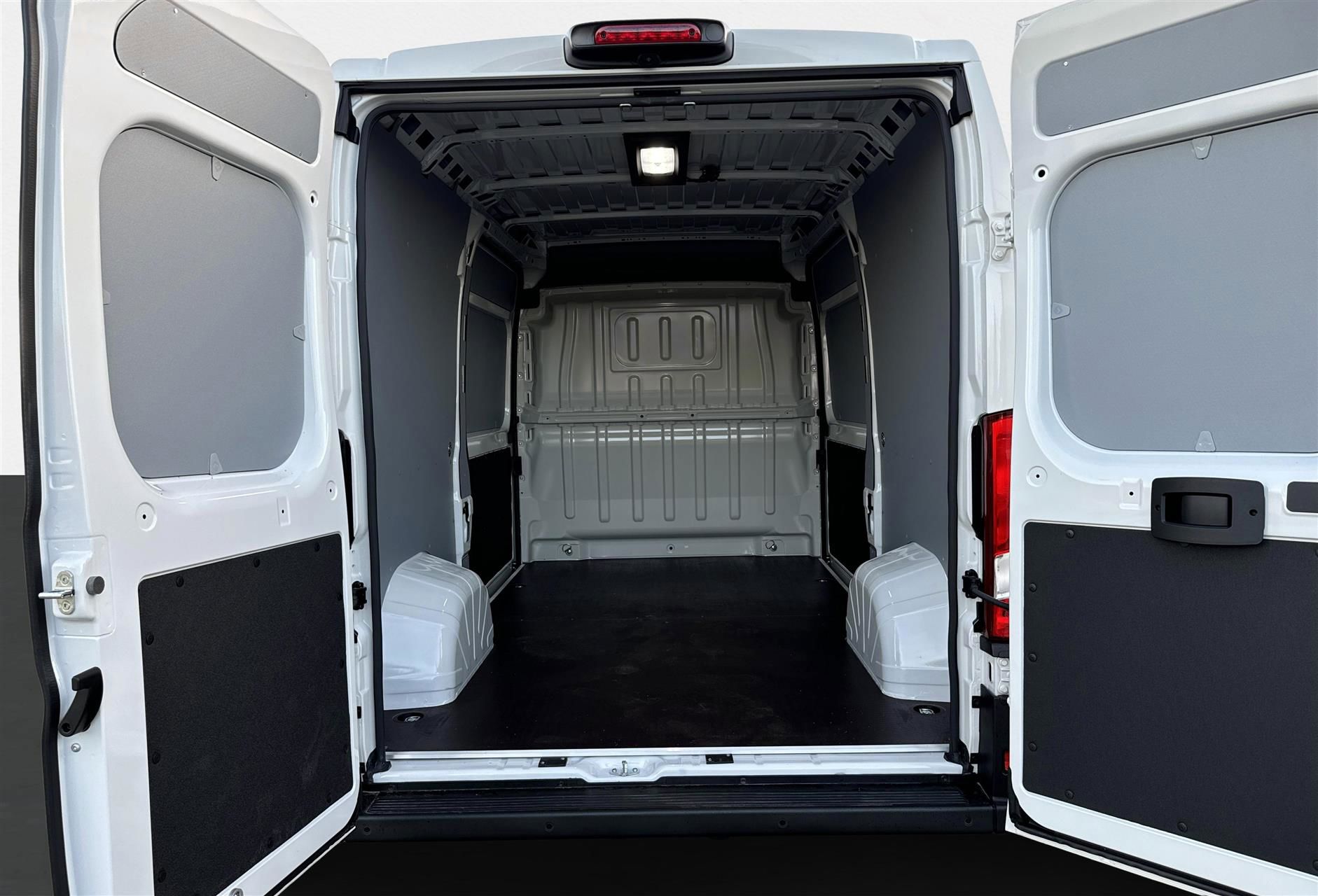 Billede af Toyota Proace Max Medium 2,2 D Comfort To skydedør m. højt tag 140HK Van 6g