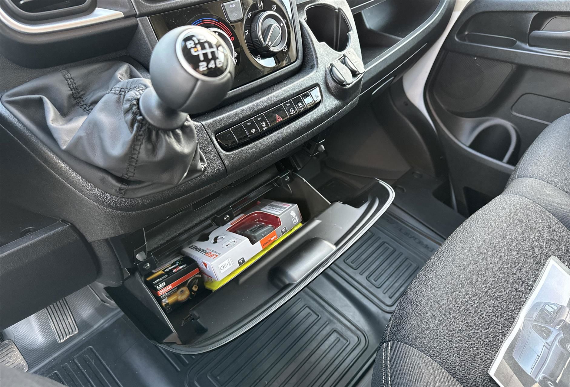 Billede af Toyota Proace Max Medium 2,2 D Comfort To skydedør m. højt tag 140HK Van 6g