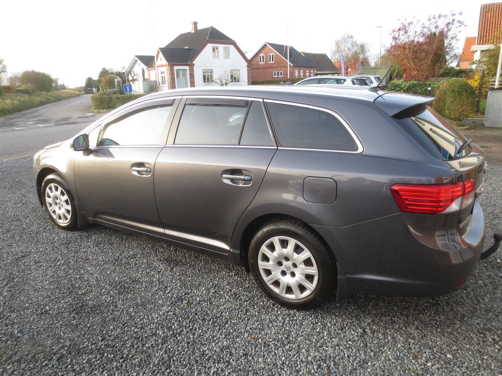 Billede af Toyota Avensis 1,6 VVT-I T2 132HK Stc 6g