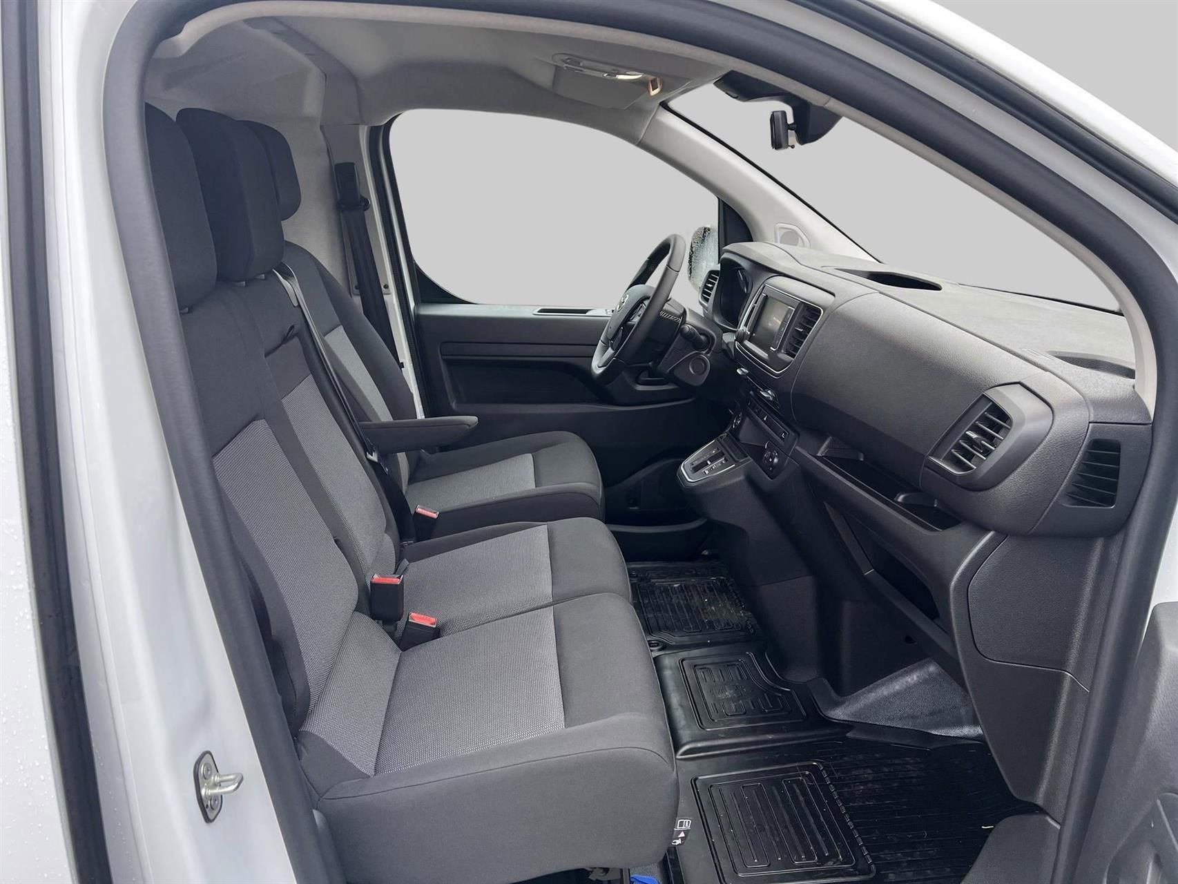 Billede af Toyota Proace Electric Long EL Comfort Master+ m/ 2 Skydedøre 136HK Van Aut.