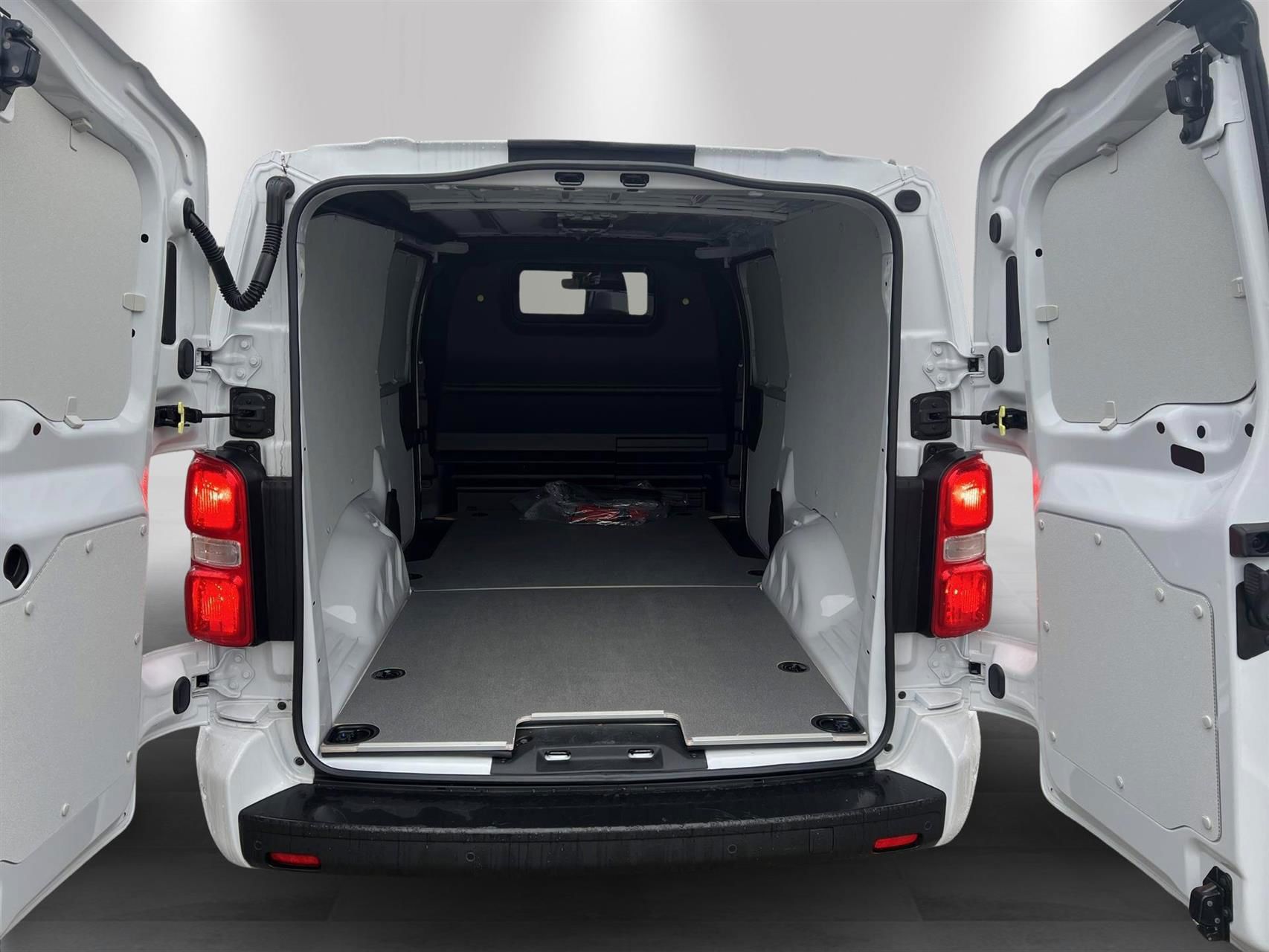 Billede af Toyota Proace Electric Long EL Comfort Master+ m/ 2 Skydedøre 136HK Van Aut.