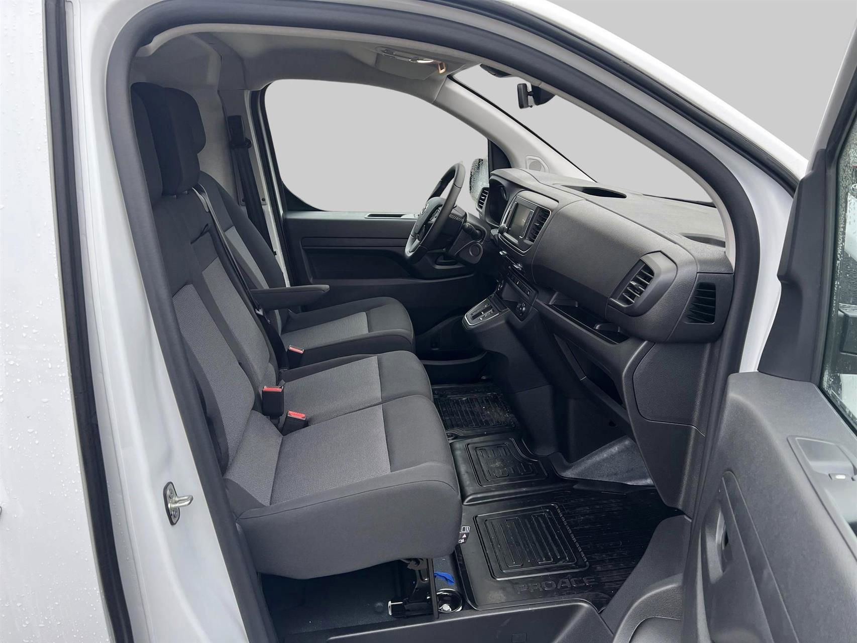 Billede af Toyota Proace Electric Long EL Comfort Master+ m/ 2 Skydedøre 136HK Van Aut.