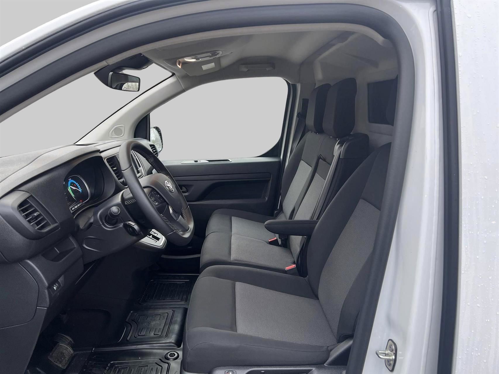 Billede af Toyota Proace Electric Long EL Comfort Master+ m/ 2 Skydedøre 136HK Van Aut.