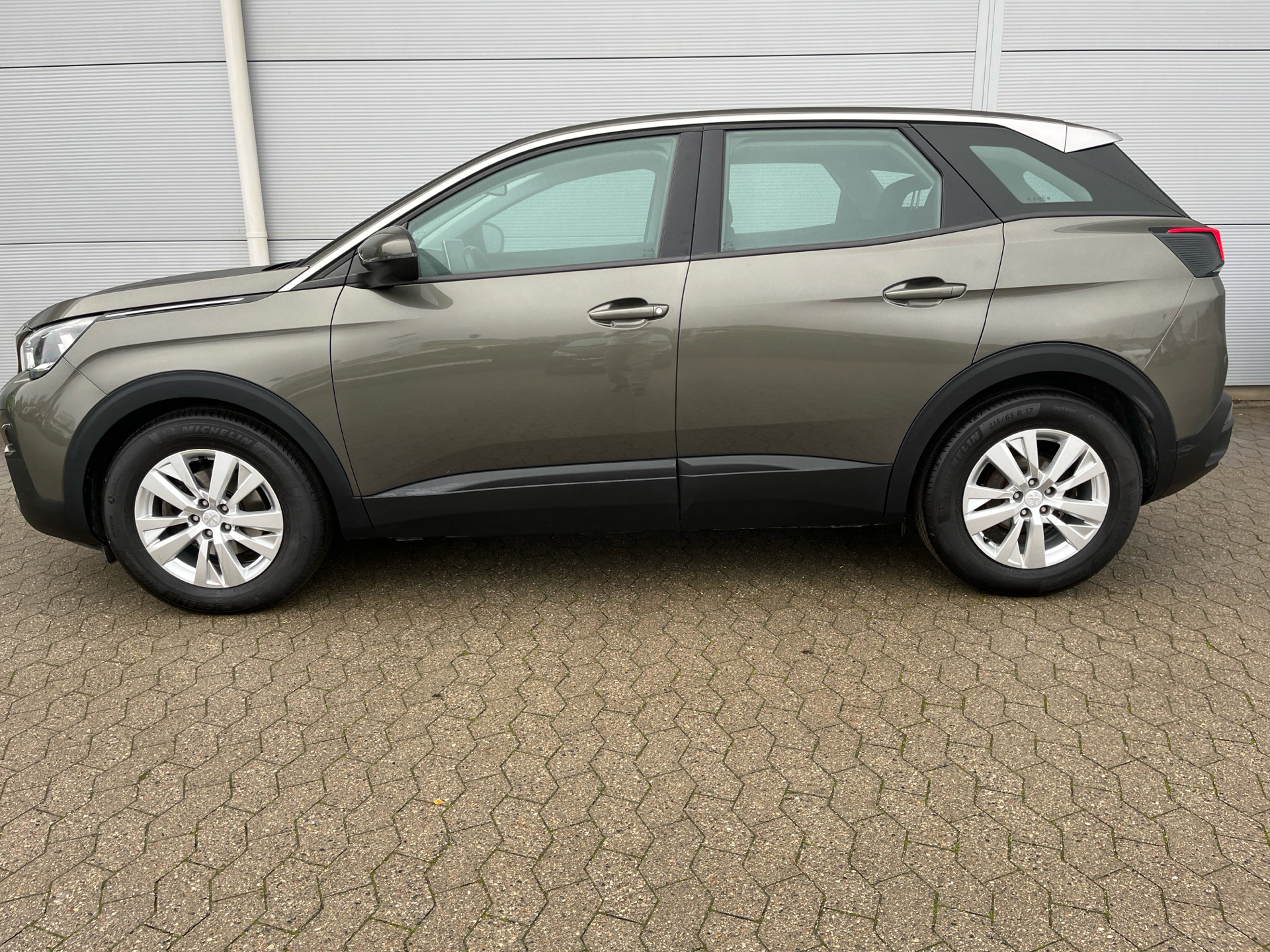 Billede af Peugeot 3008 1,2 e-THP Access 130HK 5d 6g