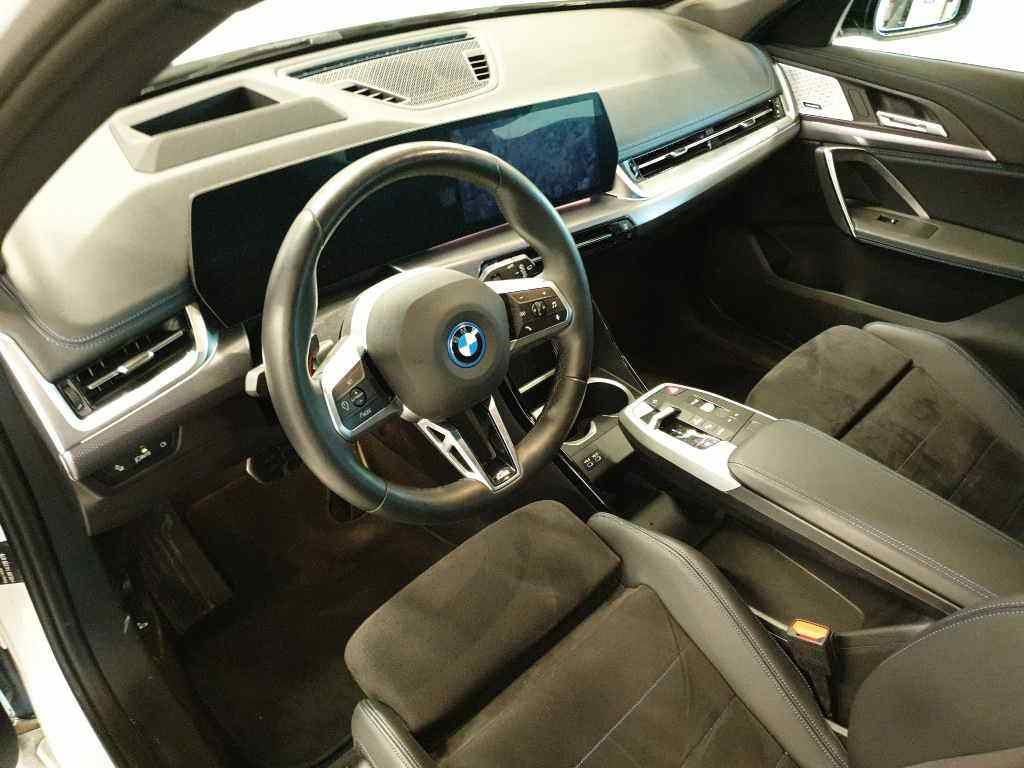 BMW iX1 2023