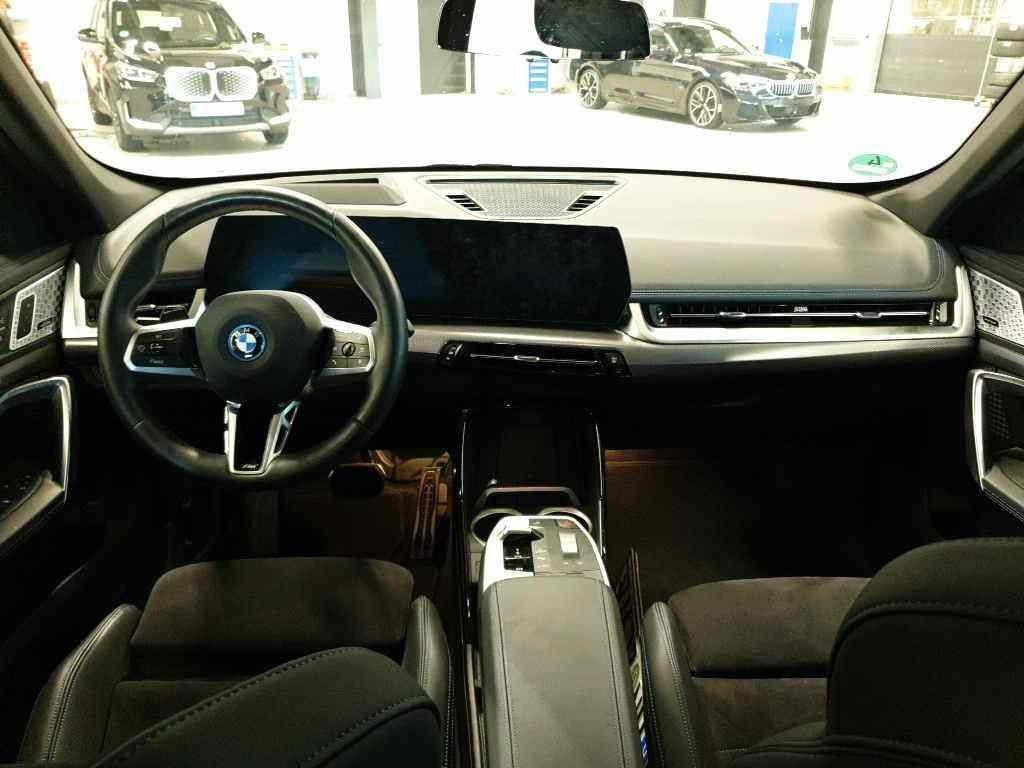 BMW iX1 2023