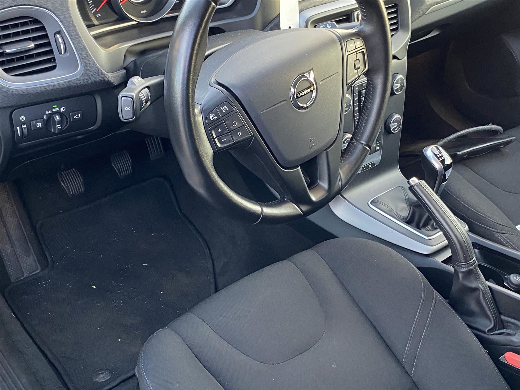Billede af Volvo V40 2,0 D2 Eco Momentum 120HK 5d 6g