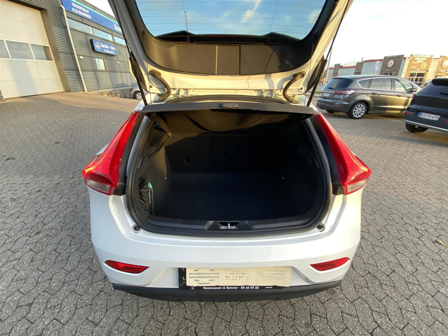 Billede af Volvo V40 2,0 D2 Eco Momentum 120HK 5d 6g