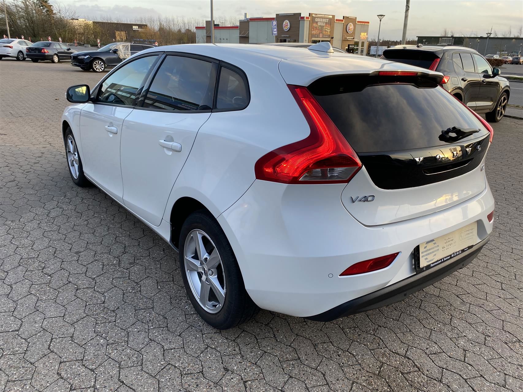 Billede af Volvo V40 2,0 D2 Eco Momentum 120HK 5d 6g