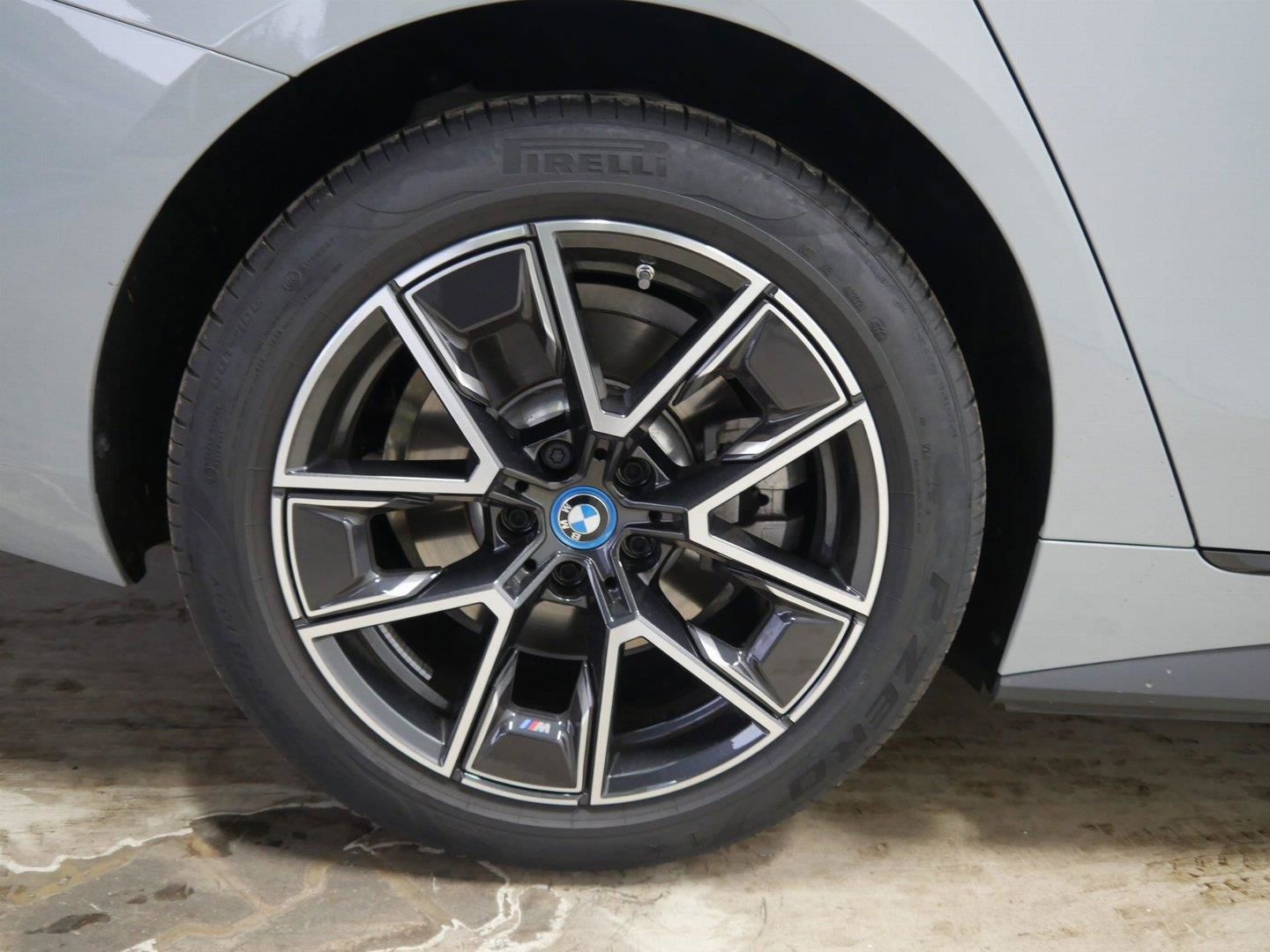 BMW i4 2023