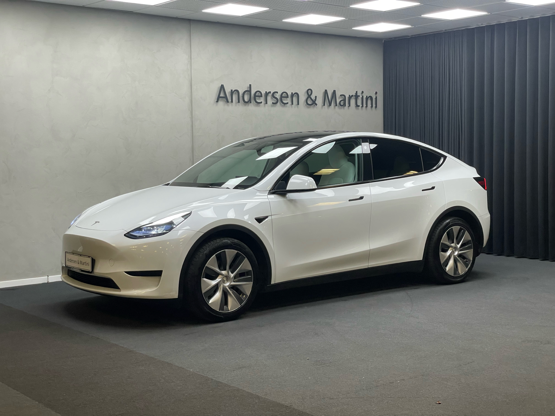 Billede af Tesla Model Y EL FSD + Hvidt indtræk RWD 299HK 5d Aut. 