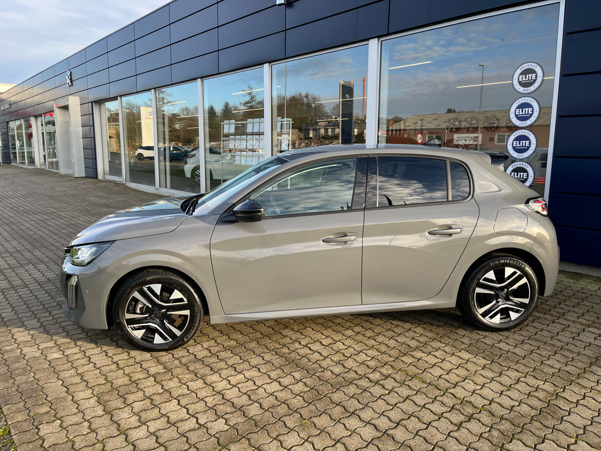 Billede af Peugeot 208 1,2 PureTech Allure+ EAT8 100HK 5d 8g Aut.