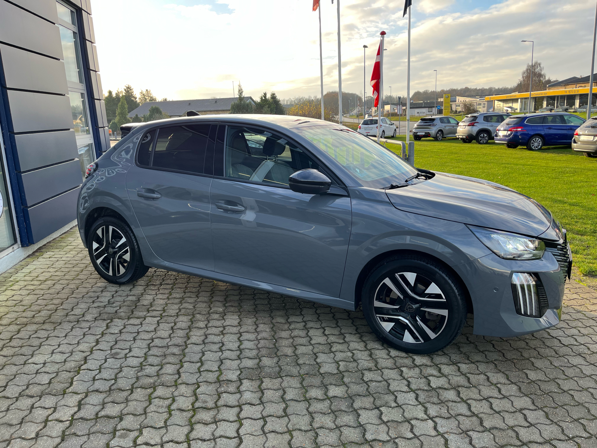 Billede af Peugeot 208 1,2 PureTech Allure+ EAT8 100HK 5d 8g Aut.