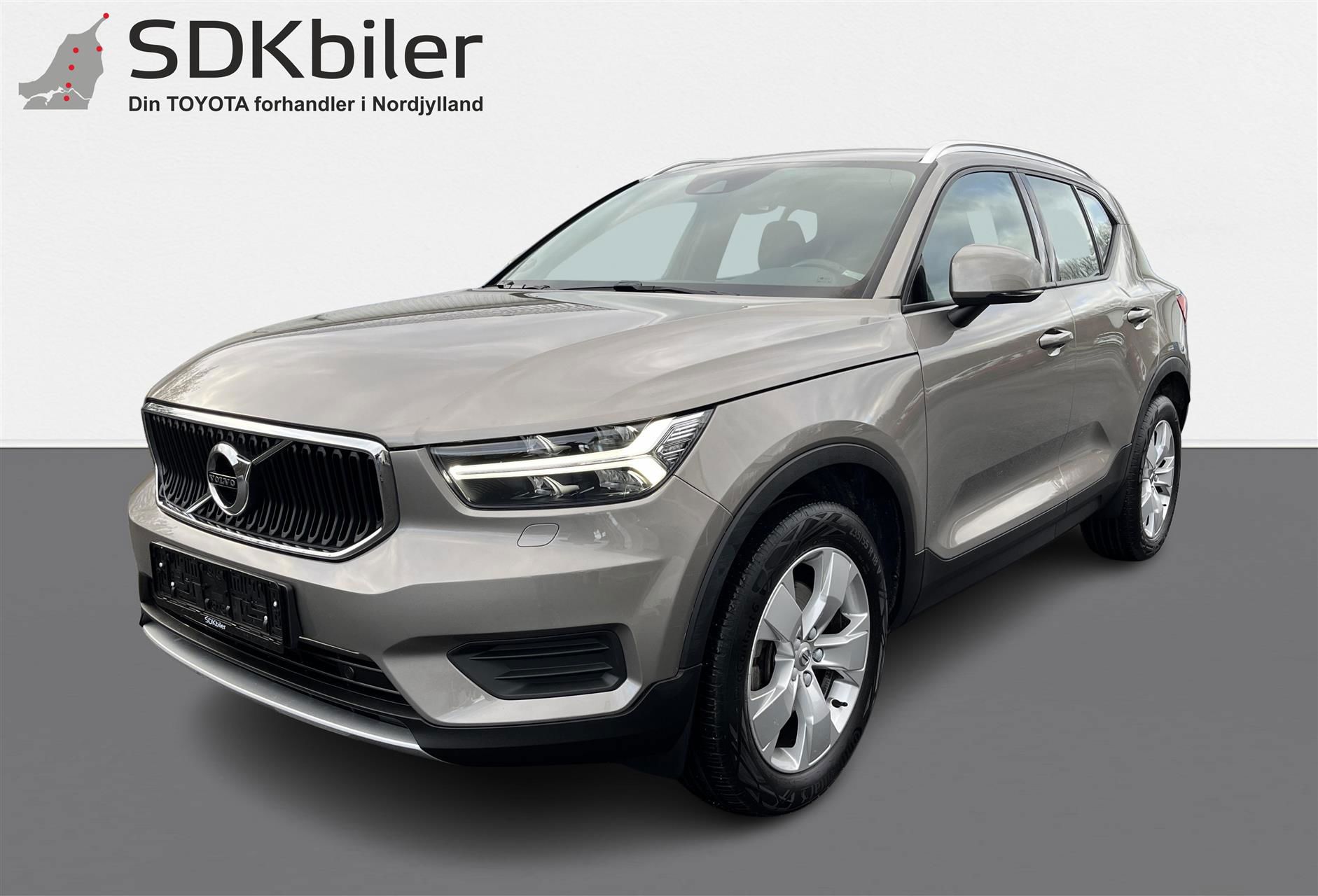 Billede af Volvo XC40 2,0 T4 Momentum 190HK 5d 8g Aut.