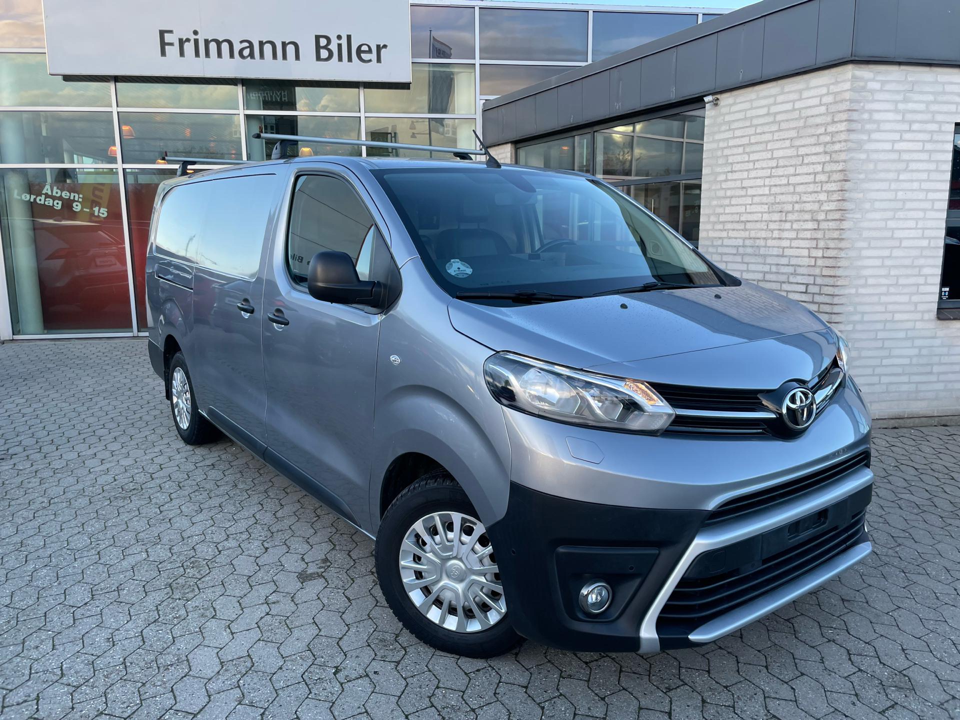 Billede af Toyota Proace Long 2,0 D Comfort Master 177HK Van 8g Aut.