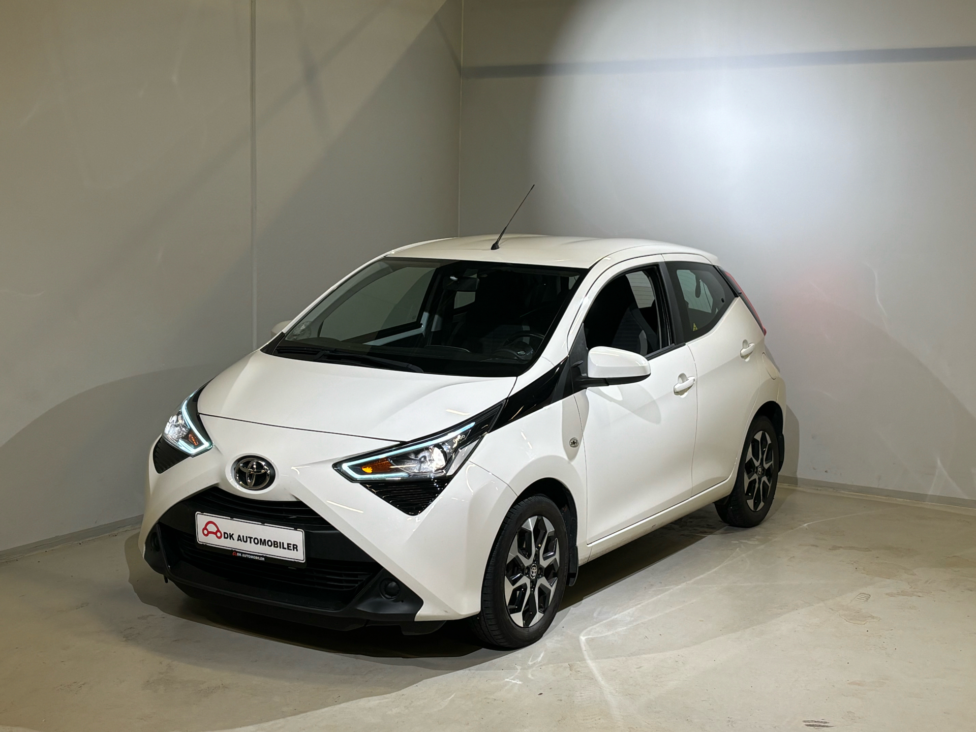 Billede af Toyota Aygo 1,0 VVT-I X-plore DAB+ 72HK 5d