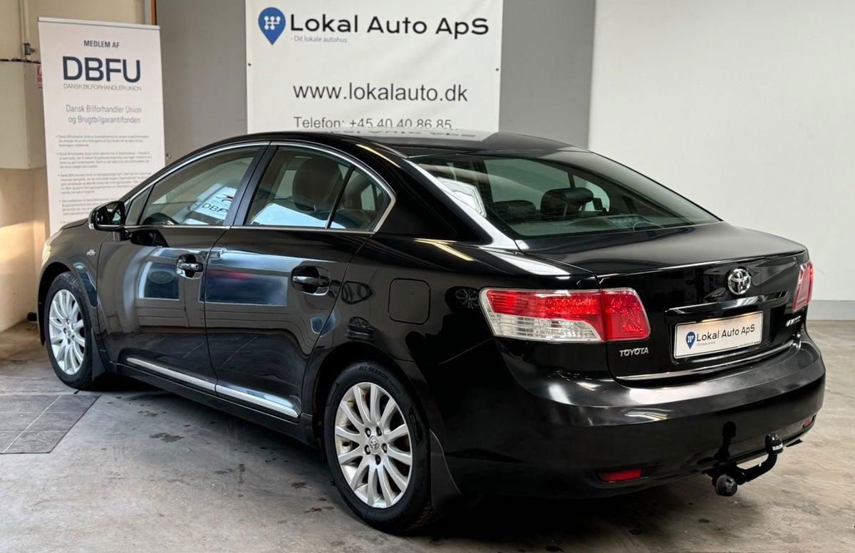 Toyota Avensis 2011