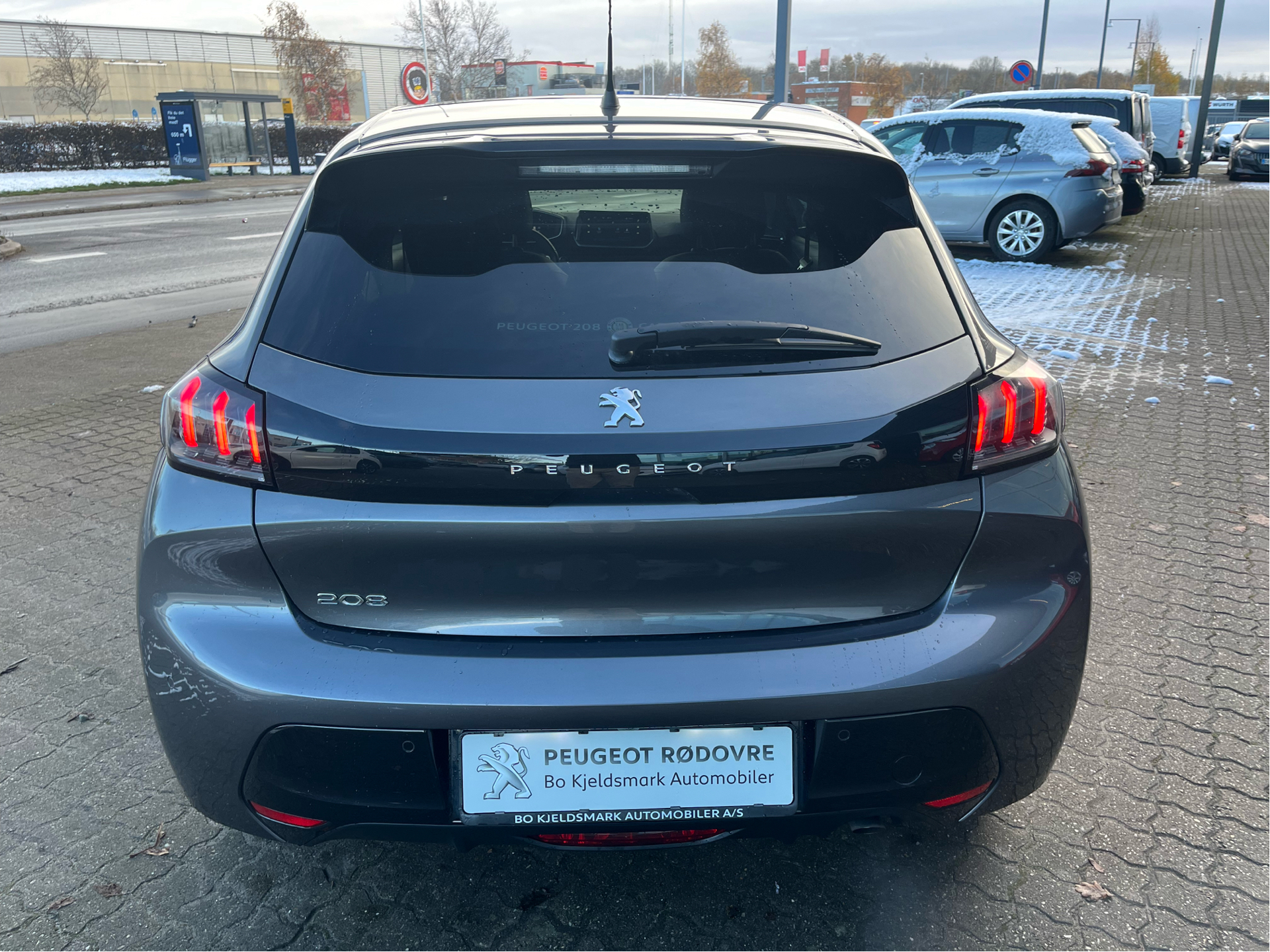 Billede af Peugeot 208 1,2 PureTech Allure Sky EAT8 100HK 5d 8g Aut.