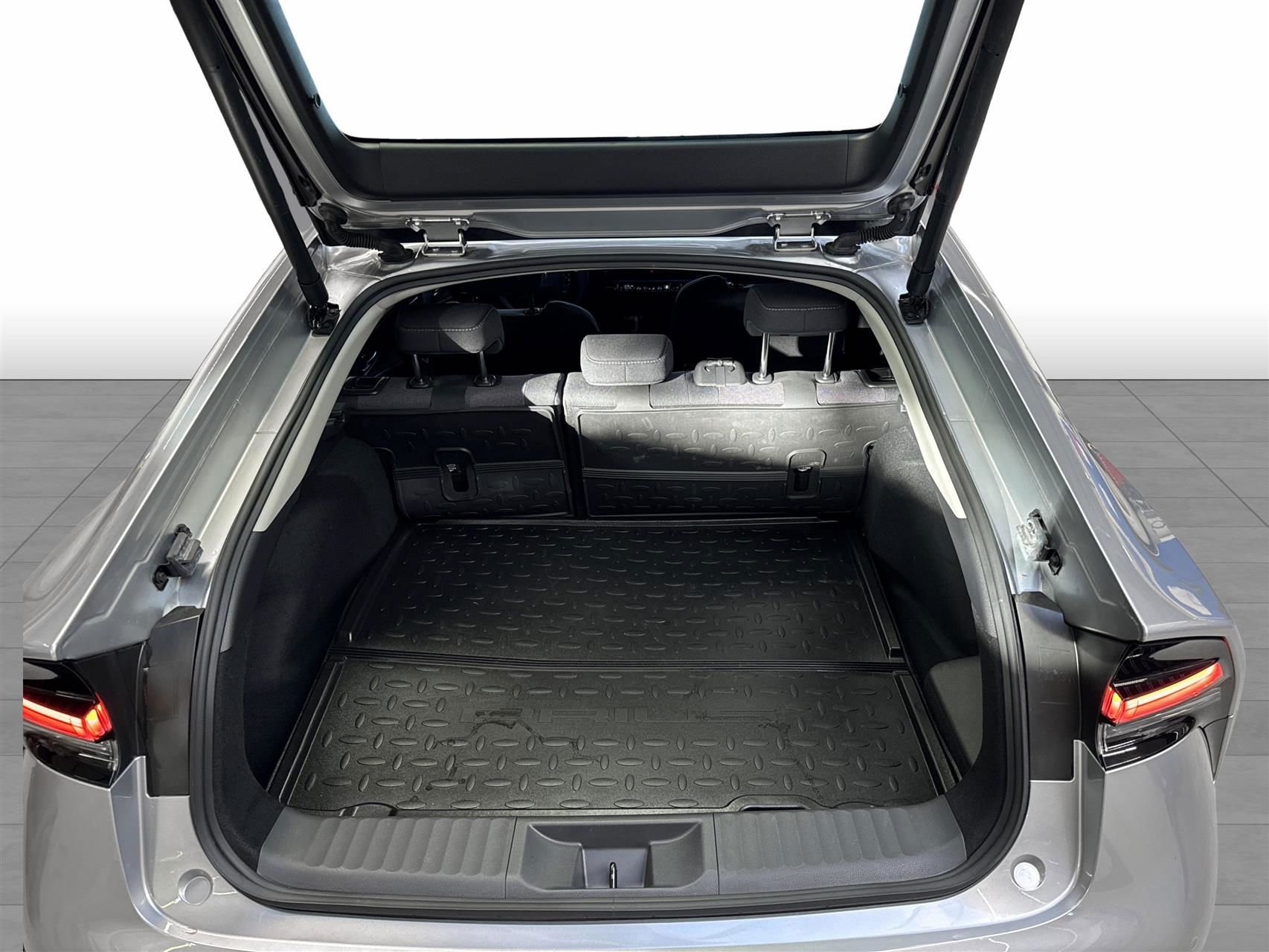 Billede af Toyota Prius Plug-in 2,0 Plugin-hybrid Elegant 223HK 5d Aut.