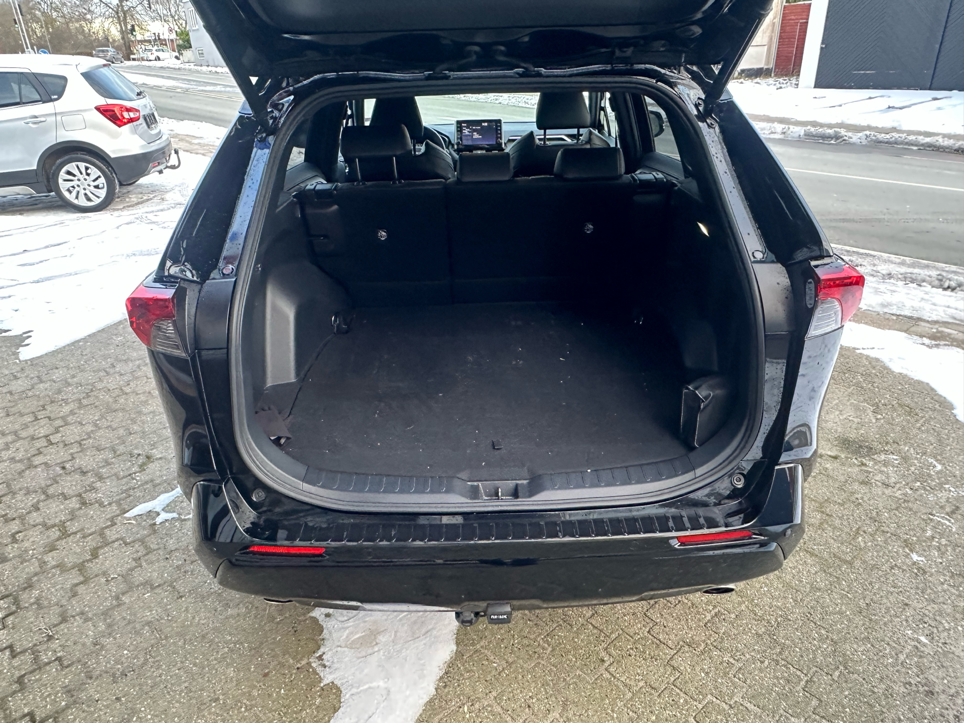 Billede af Suzuki Across 2,5 Hybrid Adventure E-CVT 306HK 5d Trinl. Gear