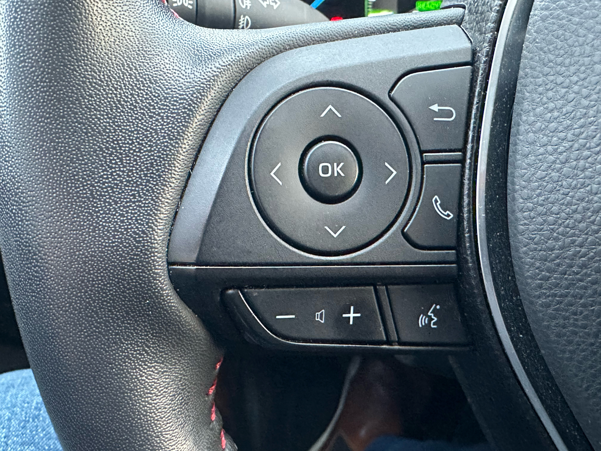 Billede af Suzuki Across 2,5 Hybrid Adventure E-CVT 306HK 5d Trinl. Gear
