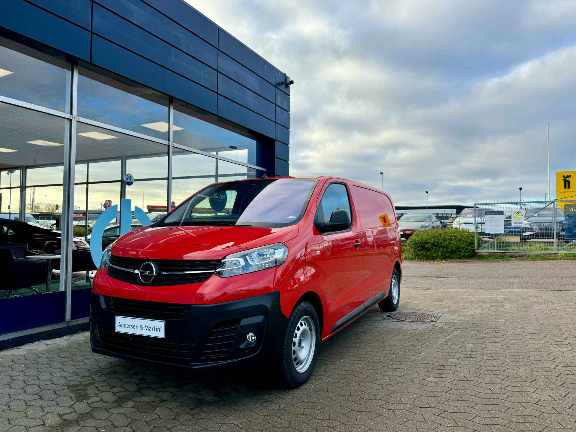 Billede af Opel Vivaro-e L2V1 EL Enjoy 136HK Van Aut.