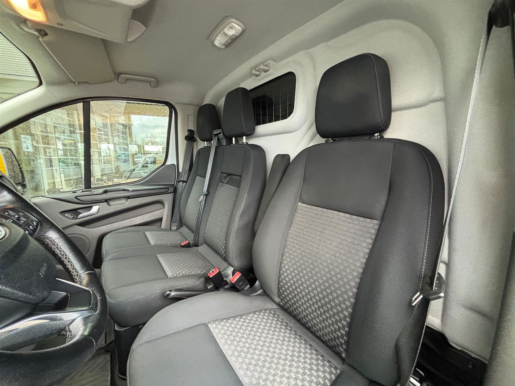 Billede af Ford Transit Custom 300 L2H1 2,0 TDCi Trend 130HK Van 6g Aut.