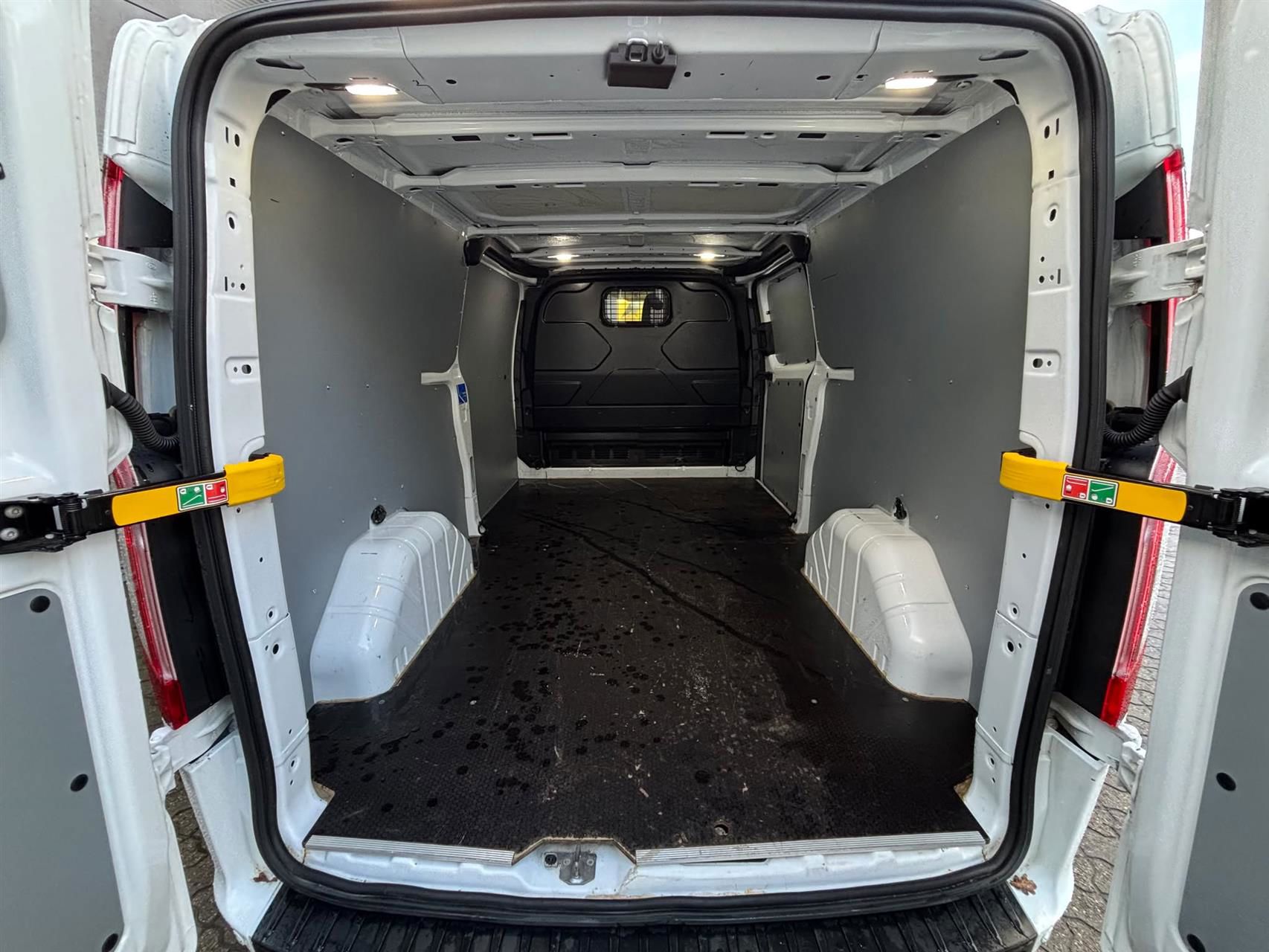 Billede af Ford Transit Custom 300 L2H1 2,0 TDCi Trend 130HK Van 6g Aut.