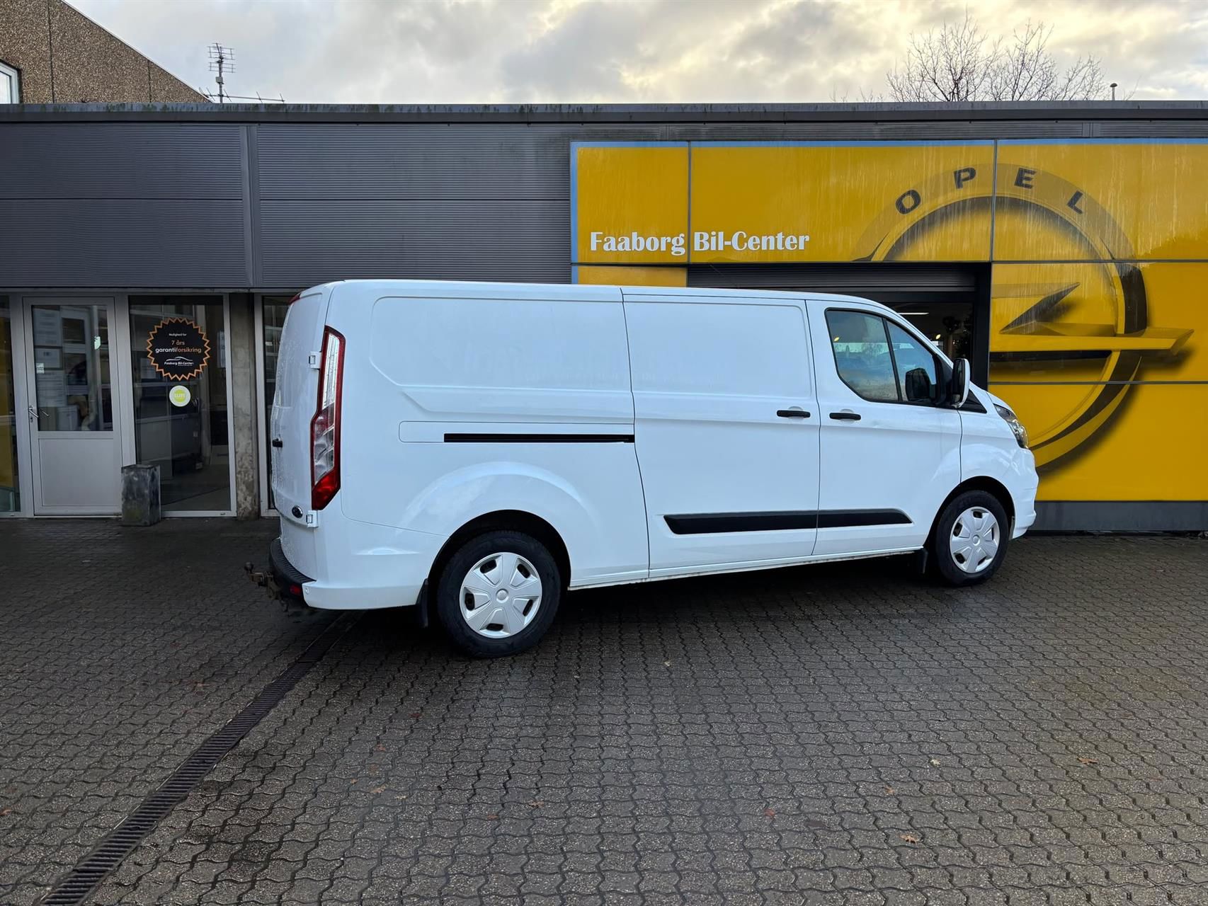 Billede af Ford Transit Custom 300 L2H1 2,0 TDCi Trend 130HK Van 6g Aut.