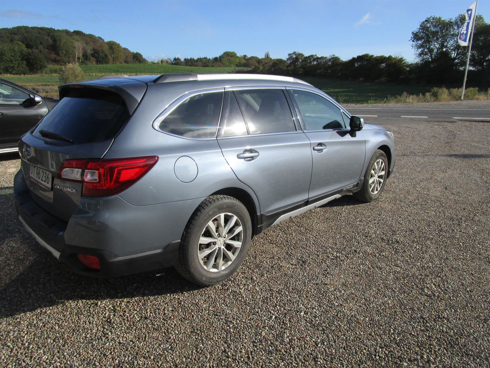 Billede af Subaru Outback 2,5 i Summit AWD CVT 175HK Stc 6g Aut.