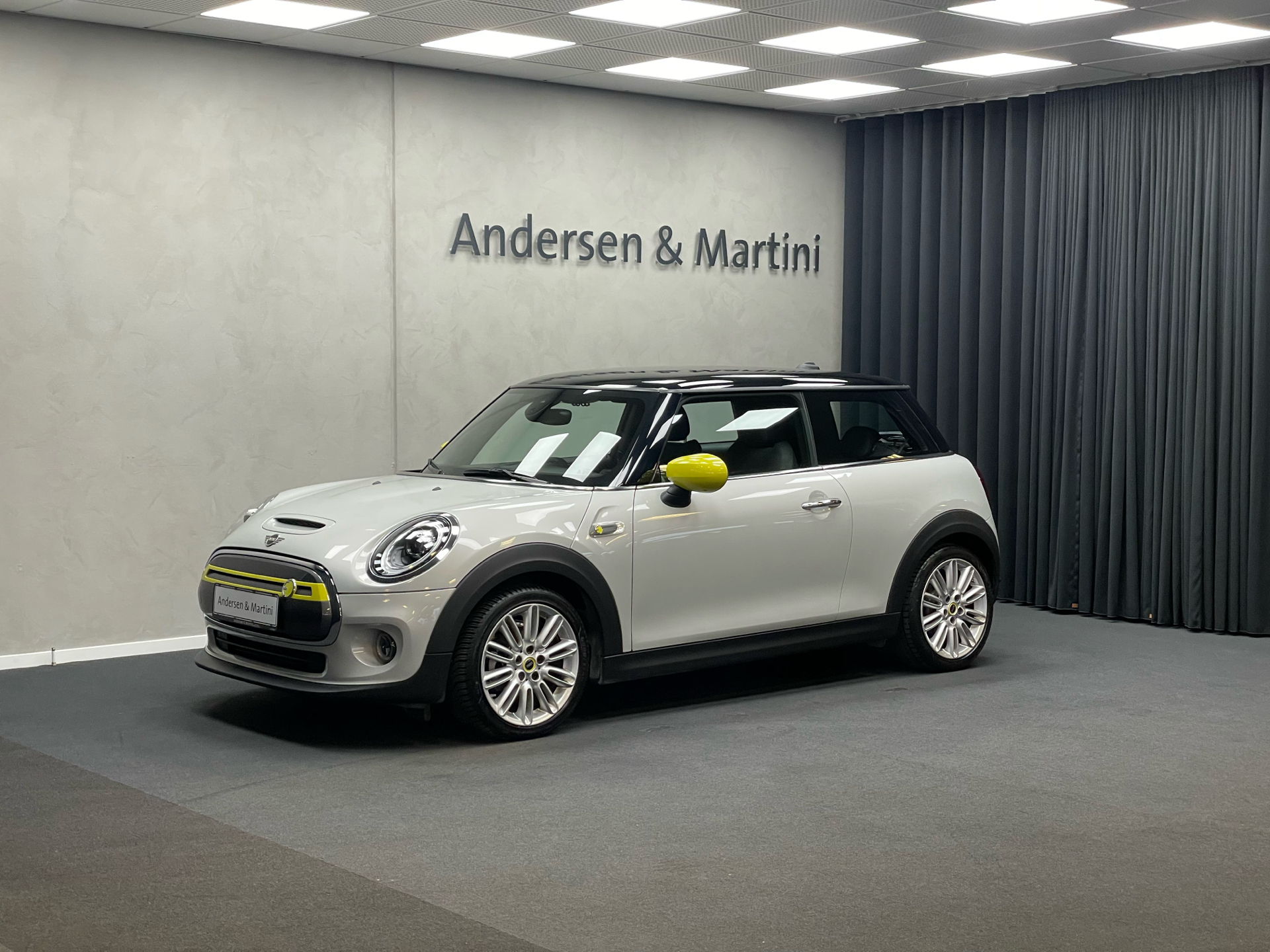 Billede af Mini Cooper E EL Favoured Trim Option Level M 184HK 3d Aut.