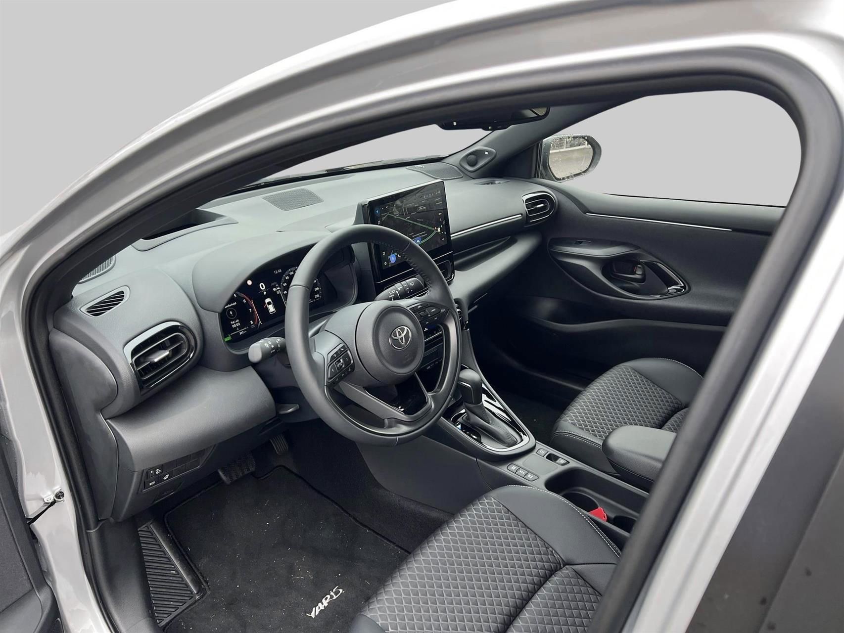 Billede af Toyota Yaris 1,5 Hybrid Executive Technology Plus 130HK 5d Trinl. Gear