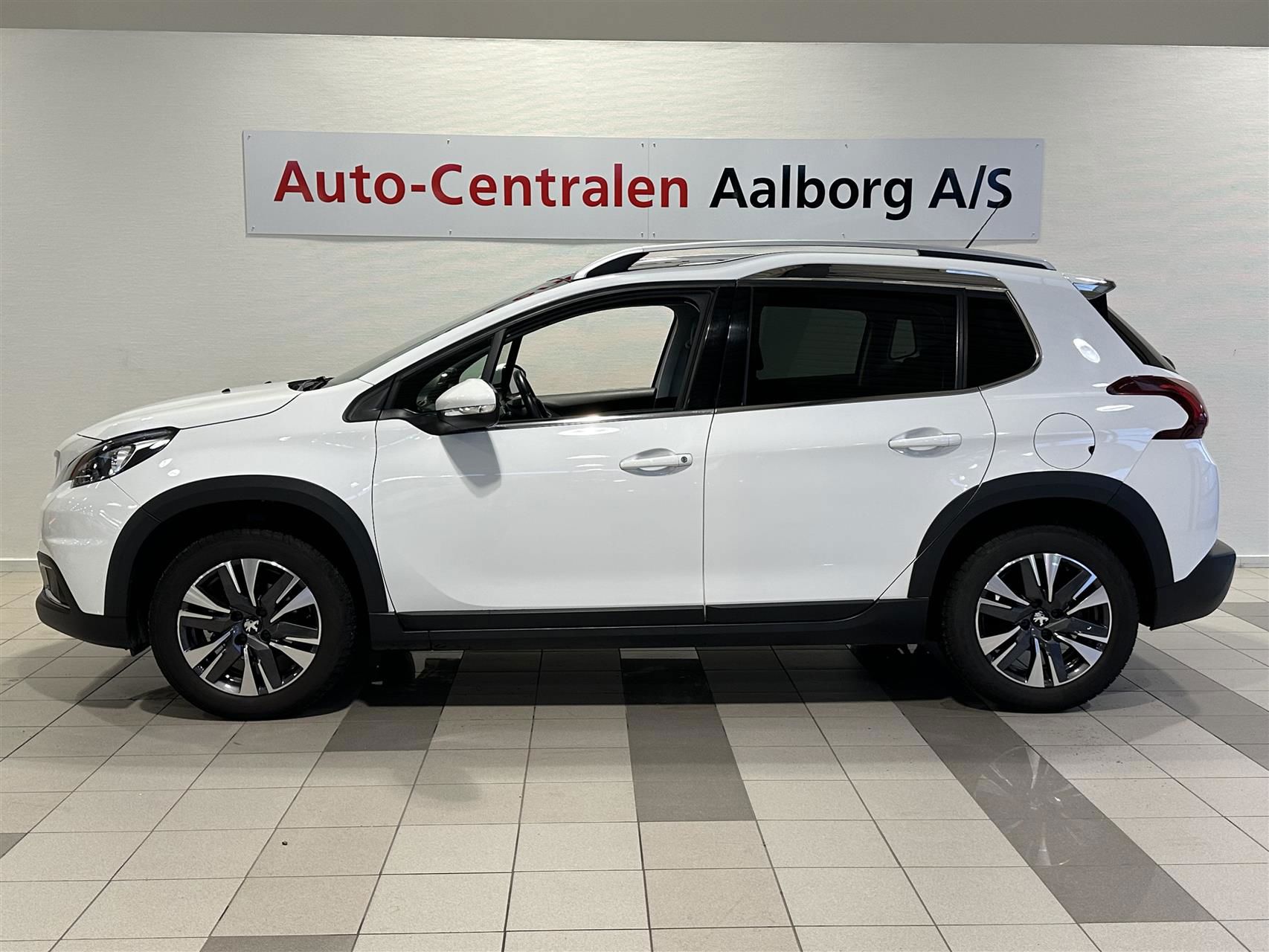 Billede af Peugeot 2008 1,2 PureTech Prestige 82HK 5d