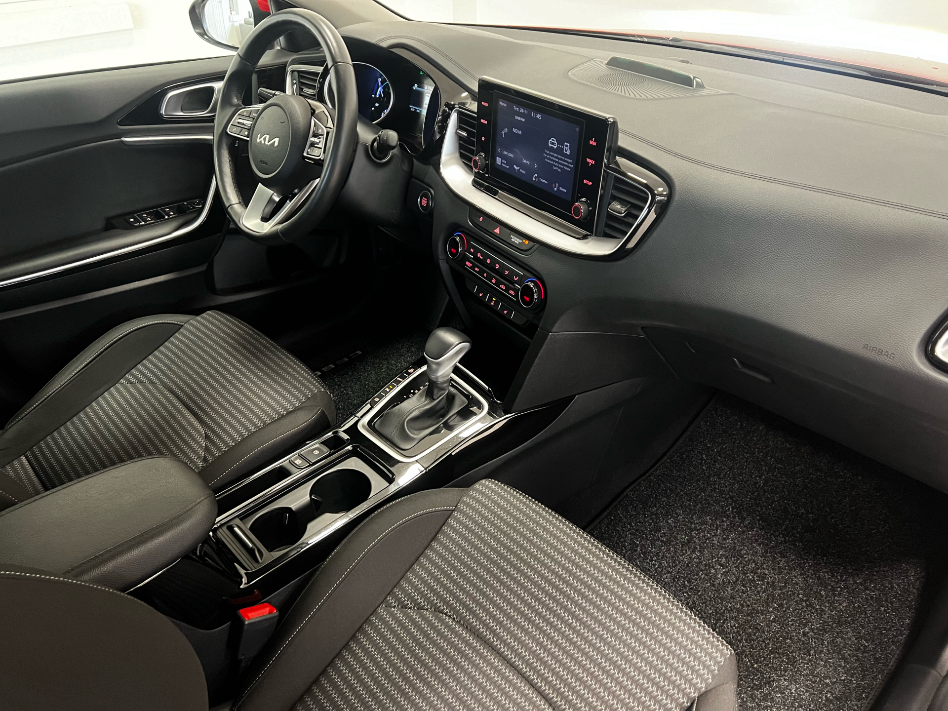 Billede af Kia Ceed SW 1,6 GDI PHEV  Plugin-hybrid Prestige DCT 141HK Stc 6g Aut.