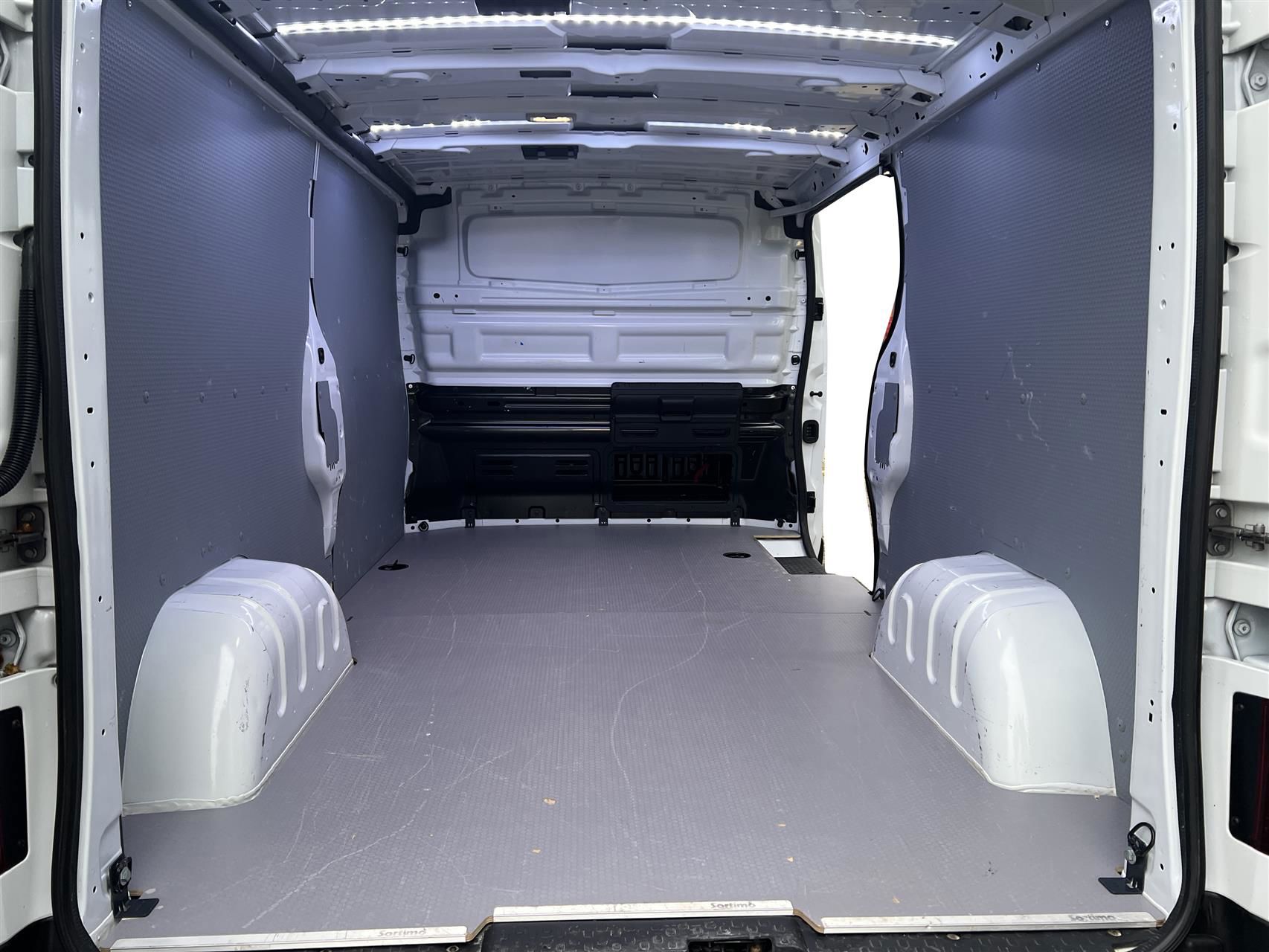 Billede af Nissan Primastar L2H1 2,0 DCi Tekna 150HK Van 6g