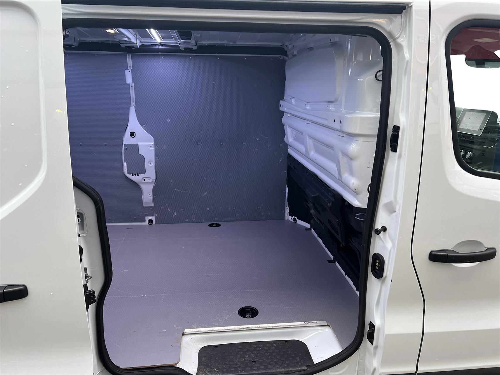 Billede af Nissan Primastar L2H1 2,0 DCi Tekna 150HK Van 6g