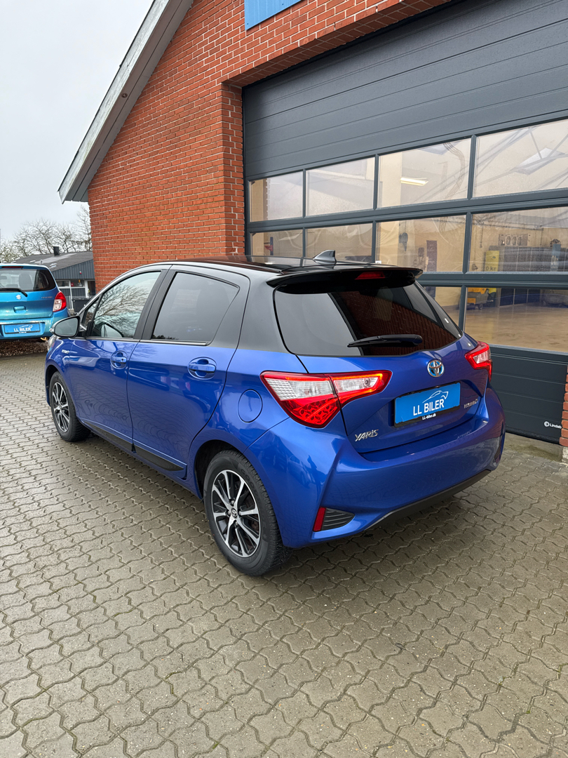 Billede af Toyota Yaris 1,5 Hybrid H3 Premiumpakke E-CVT 100HK 5d Trinl. Gear