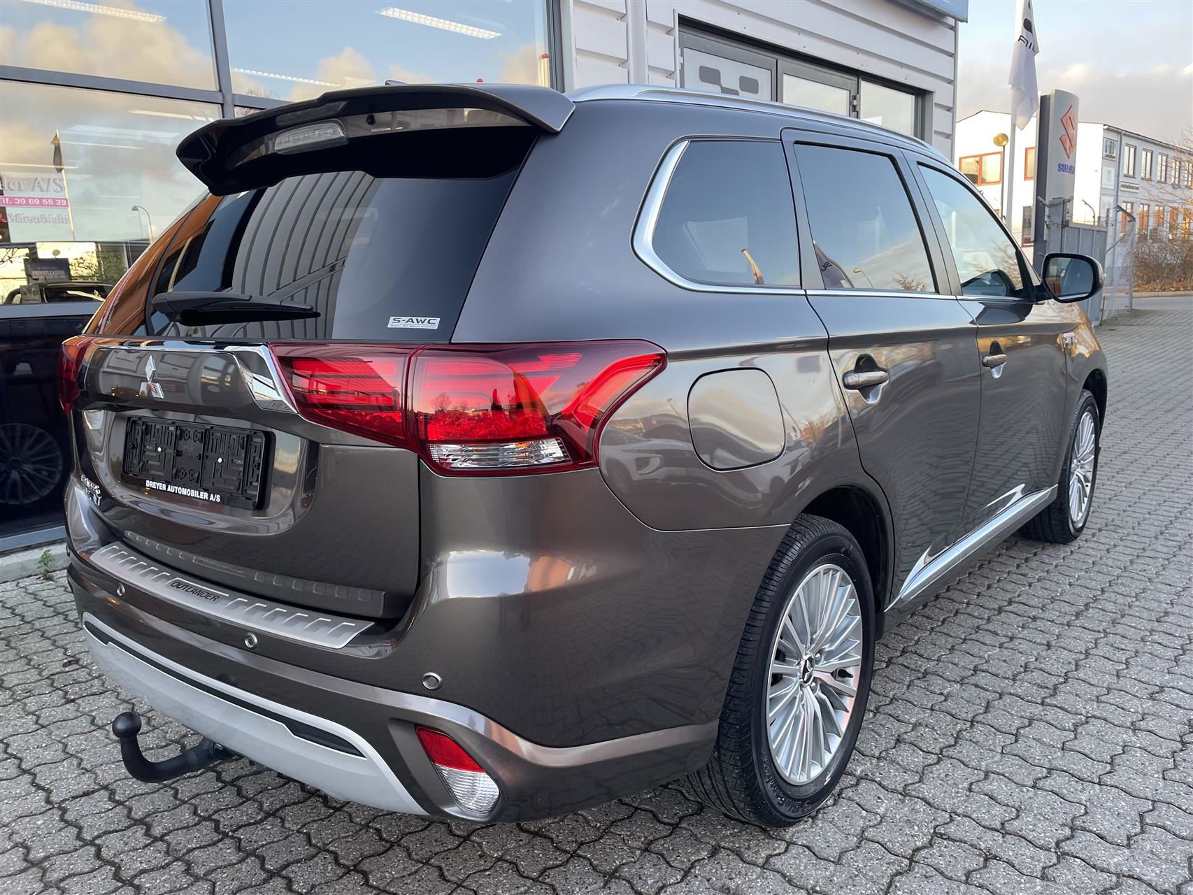 Billede af Mitsubishi Outlander 2,4 PHEV  Plugin-hybrid Intense 4WD 224HK 5d 6g Trinl. Gear