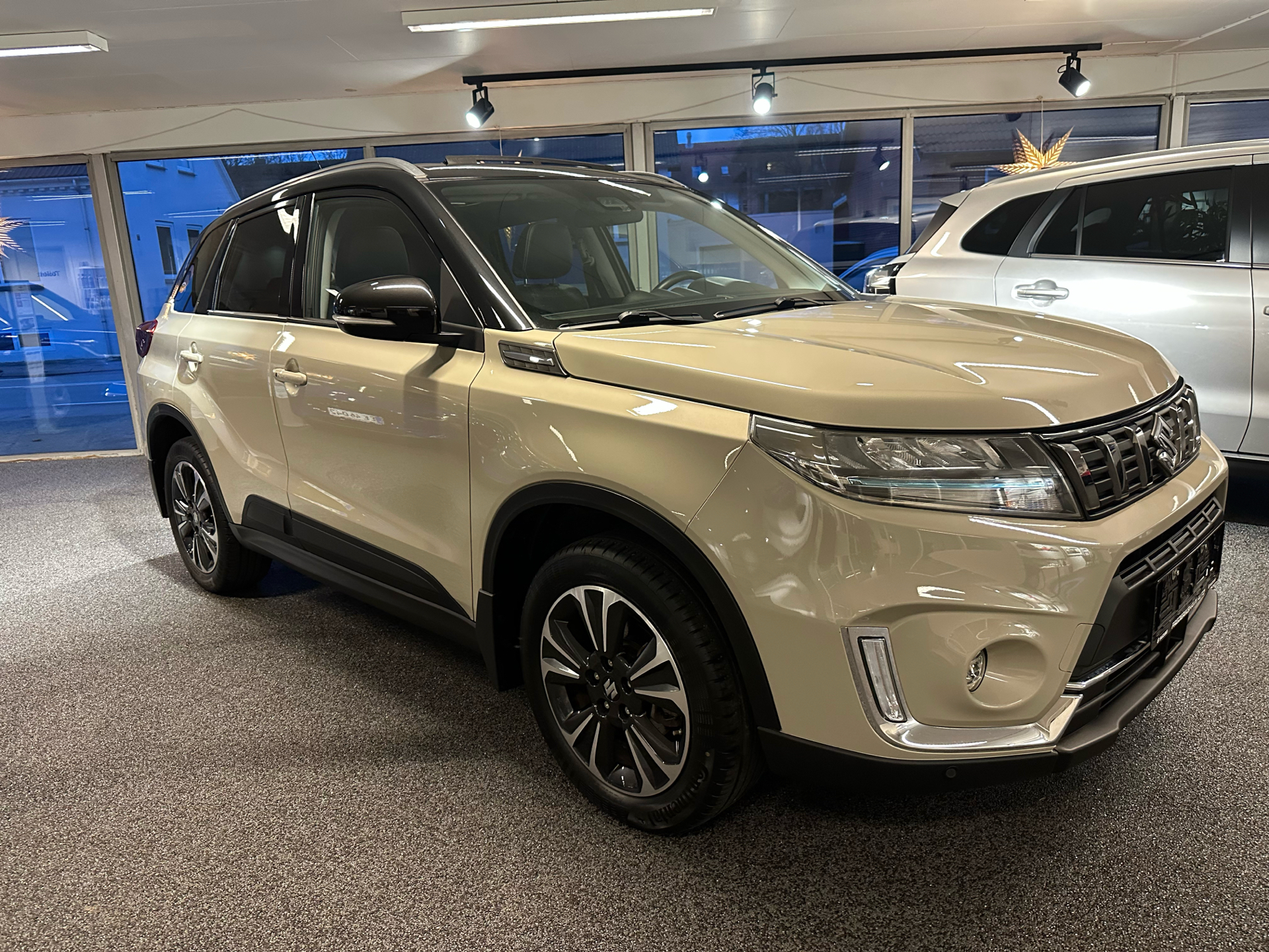 Billede af Suzuki Vitara 1,5 Hybrid Adventure AGS 102HK 5d 6g Aut.